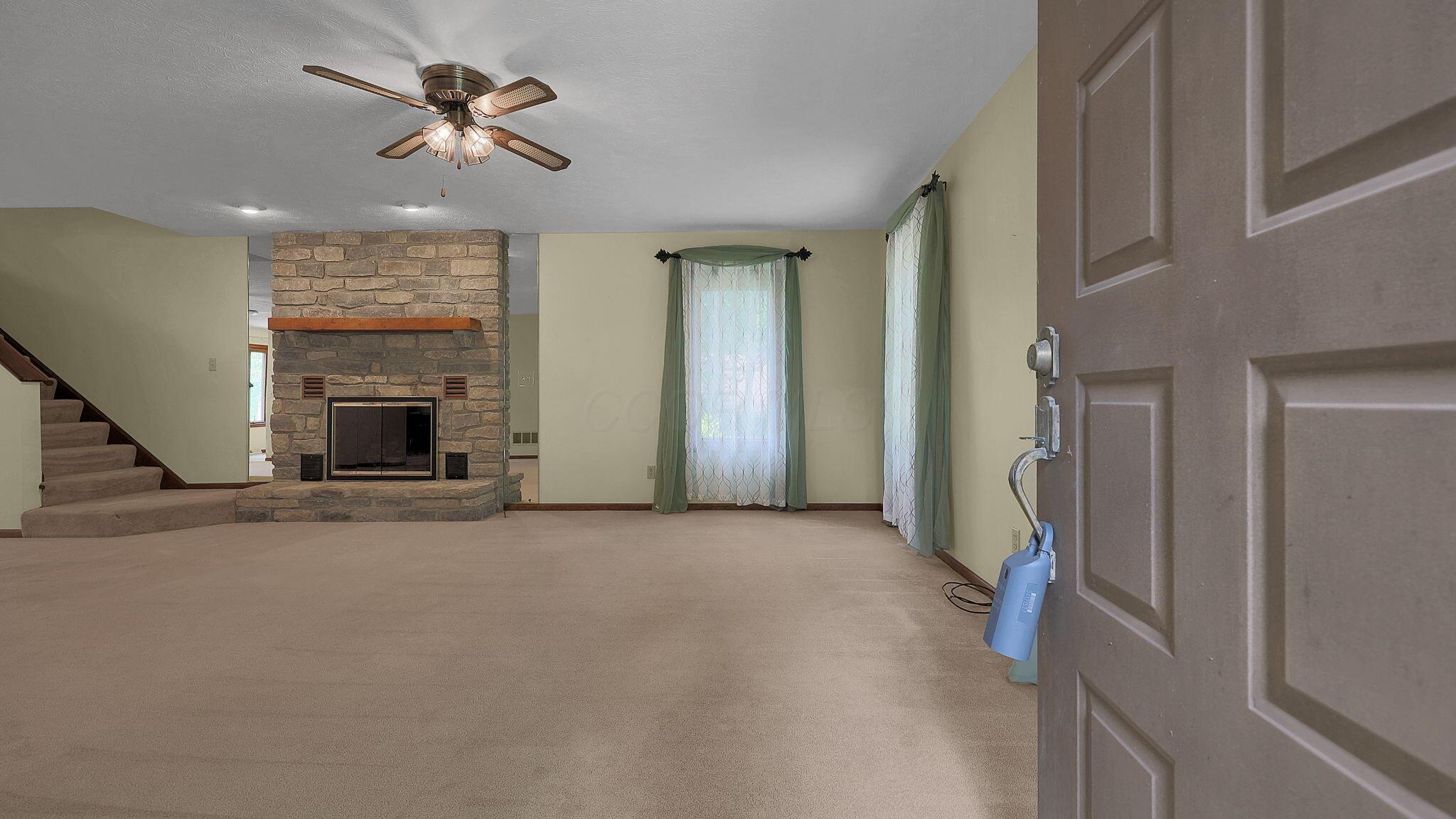9200 Knoll Drive Property Photo 2