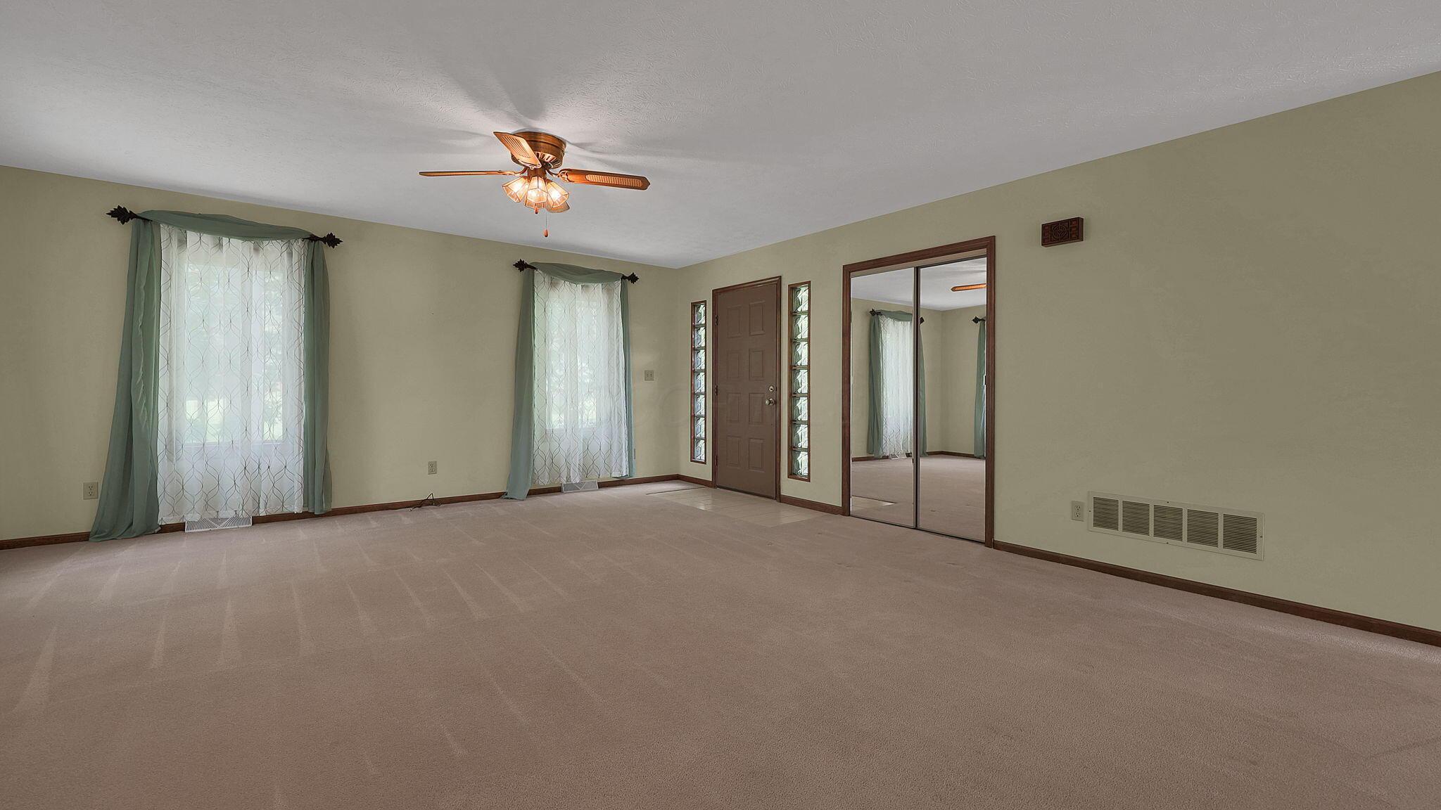 9200 Knoll Drive Property Photo 5