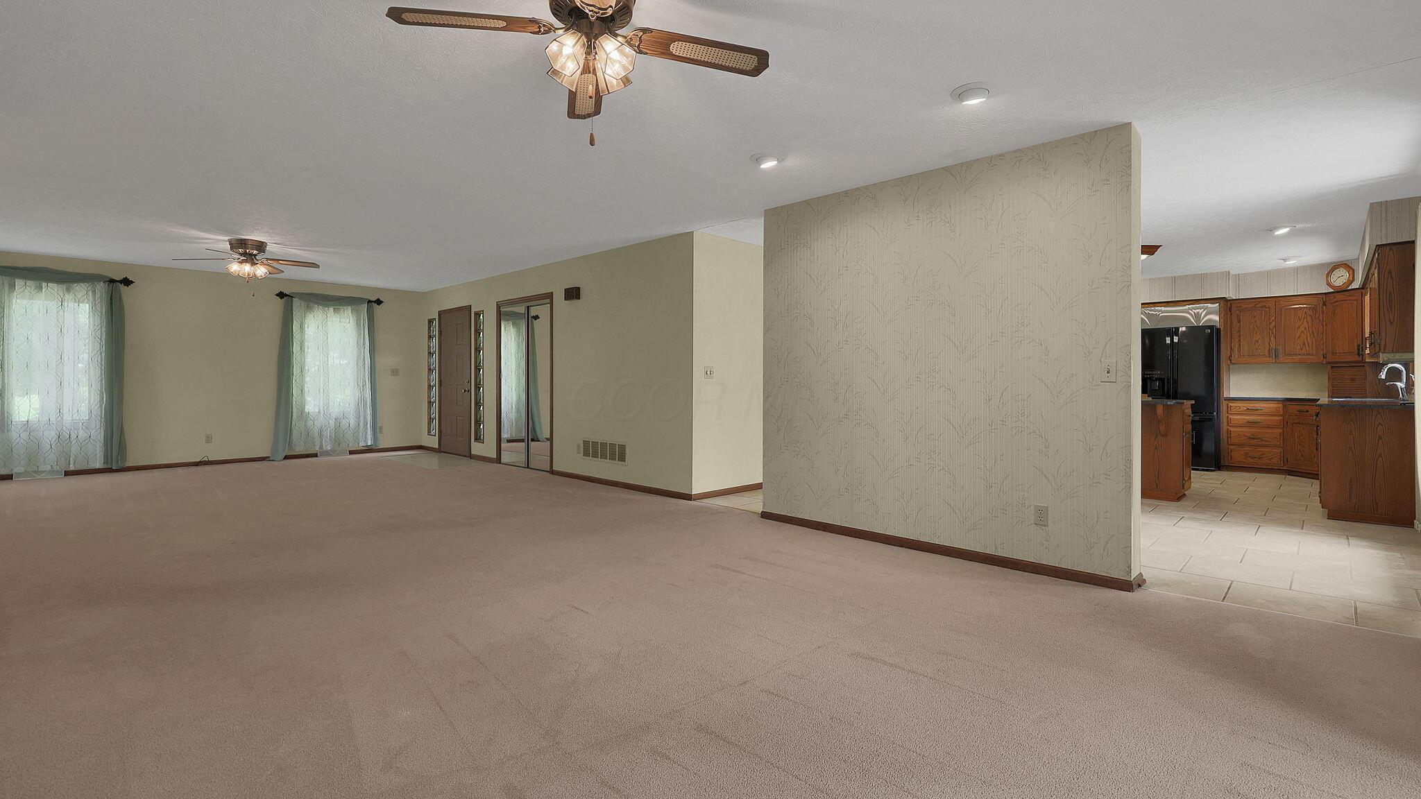 9200 Knoll Drive Property Photo 8