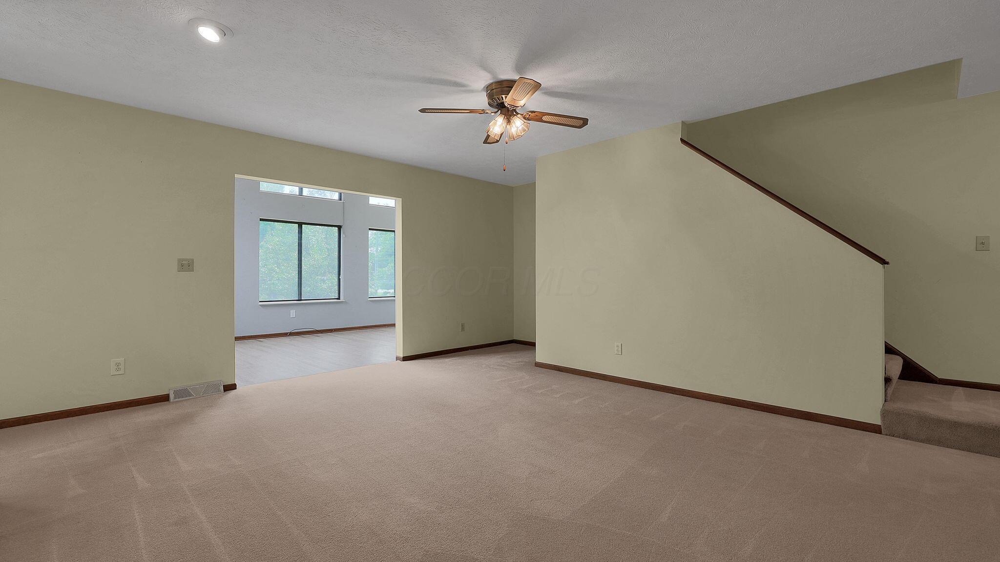 9200 Knoll Drive Property Photo 9