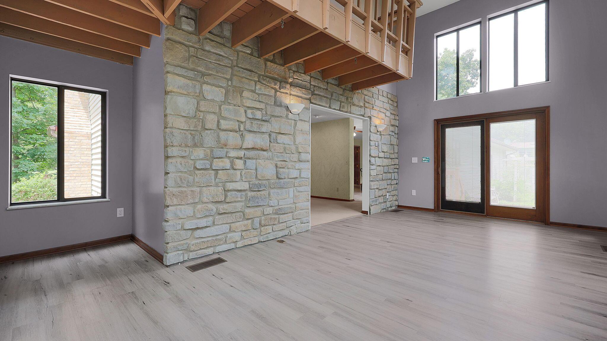 9200 Knoll Drive Property Photo 14