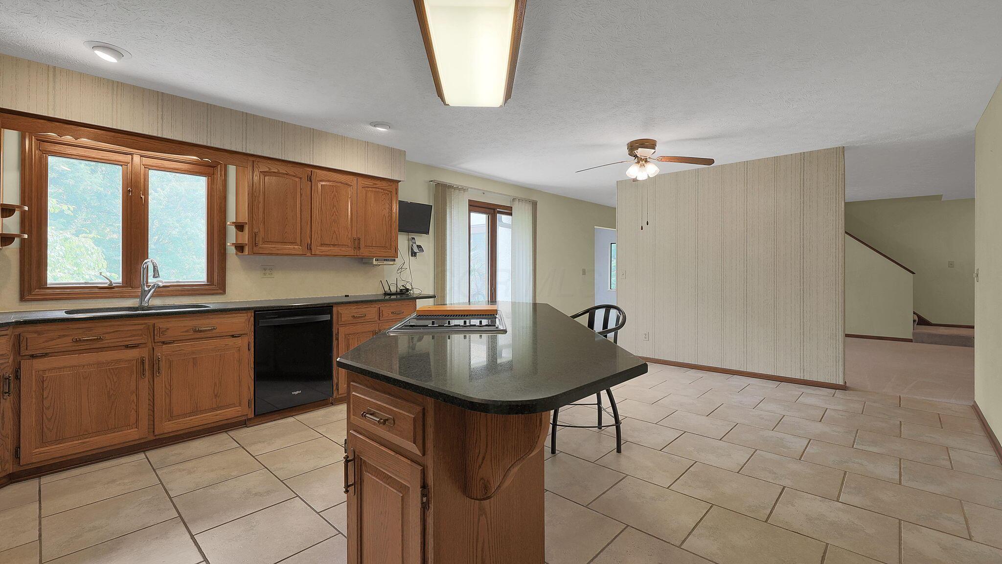 9200 Knoll Drive Property Photo 16