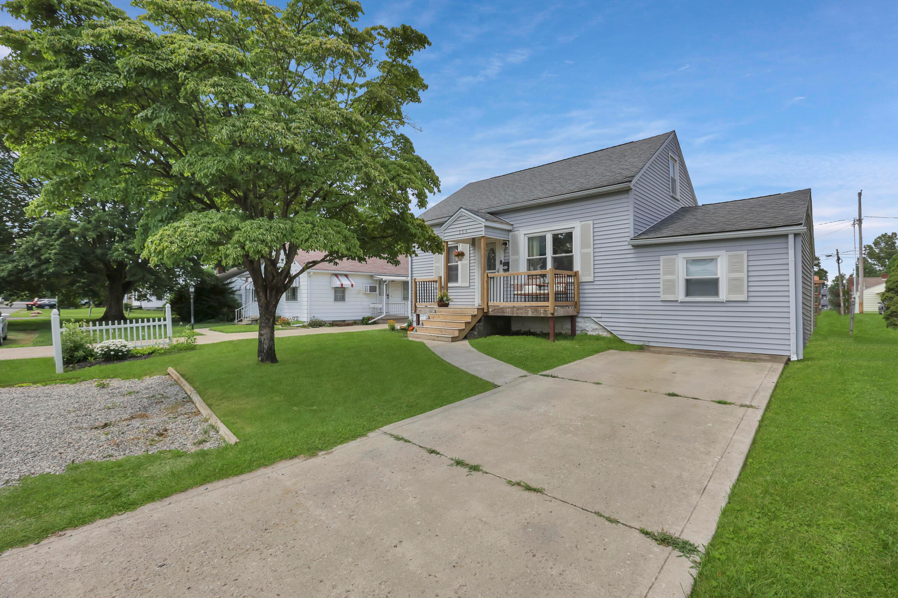 954 Woodlawn Avenue Property Photo 1