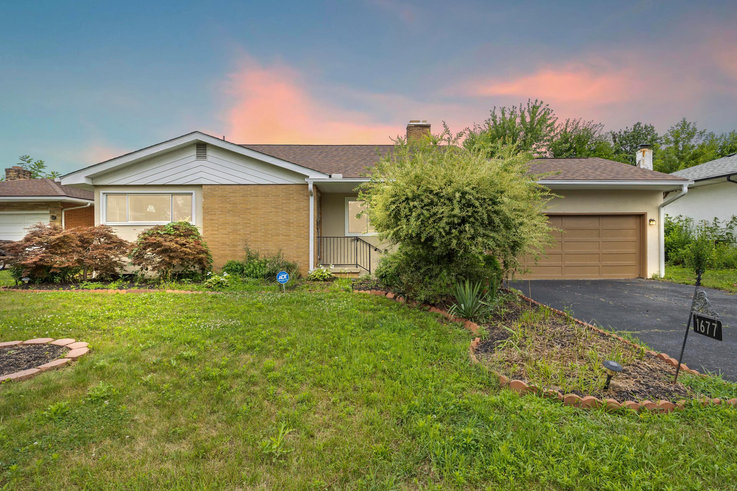 1677 Kenview Road Property Photo 1