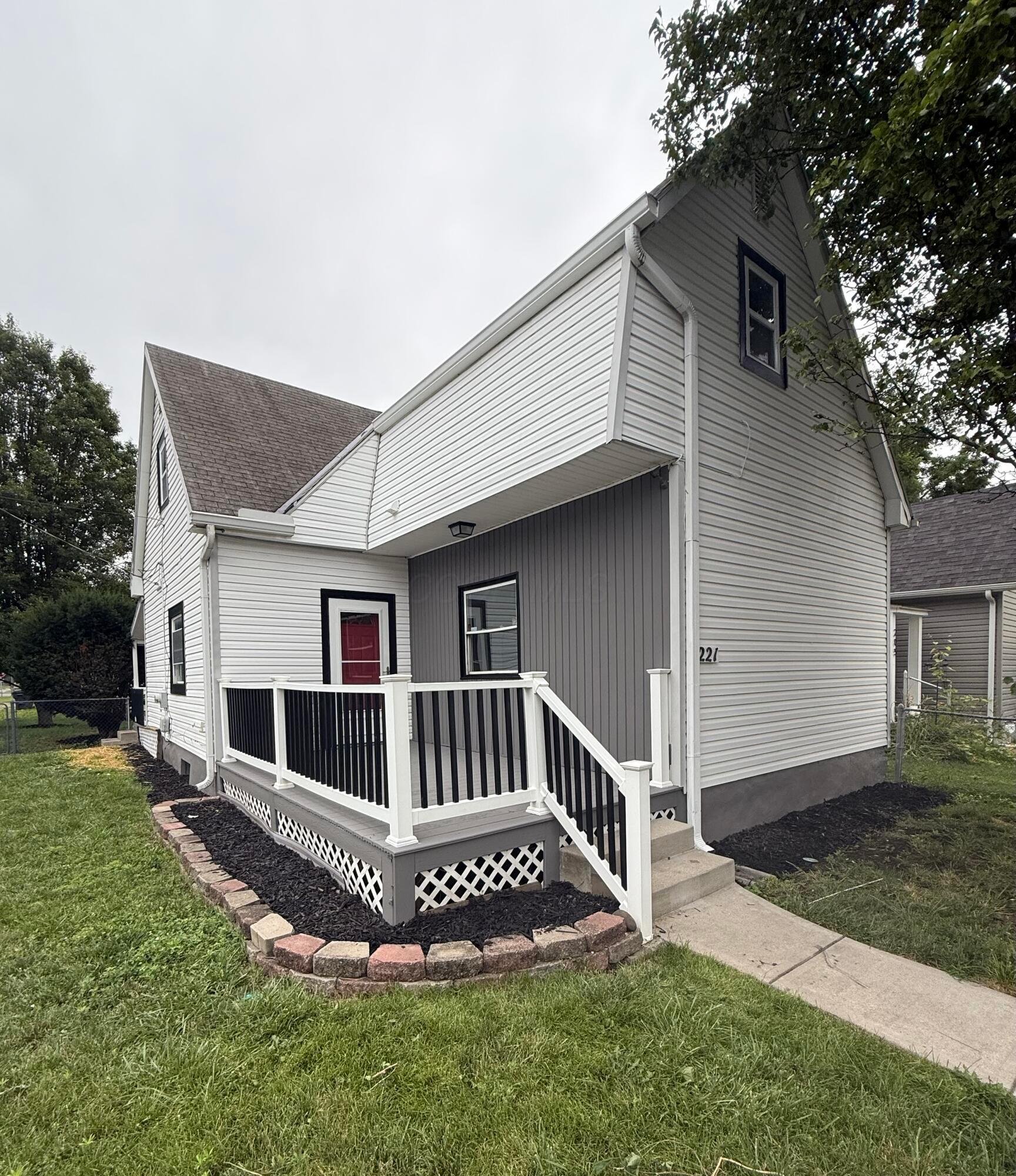 221 S Yale Avenue Property Photo 1