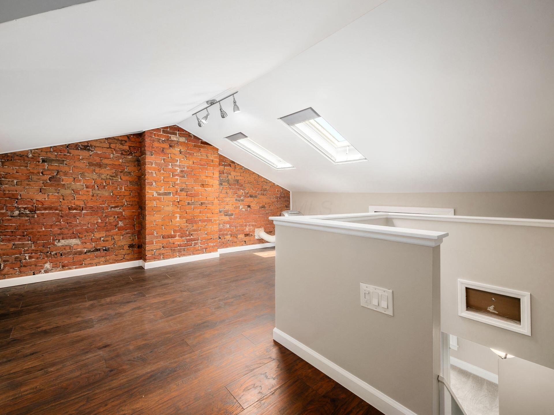 30 W 4th Avenue Property Photo 33