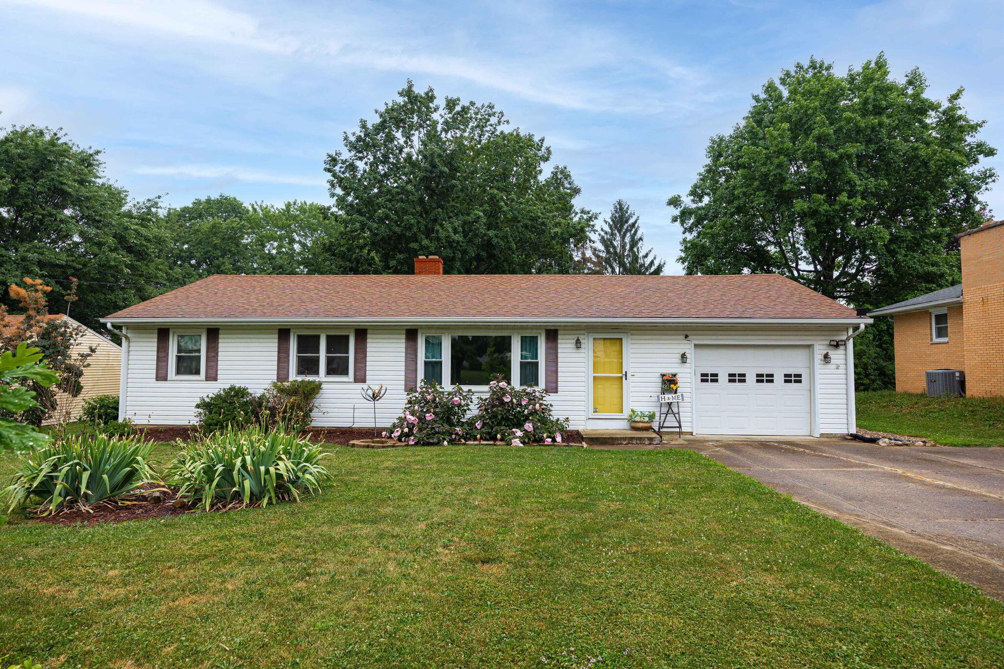 300 Lee Street Property Photo 1