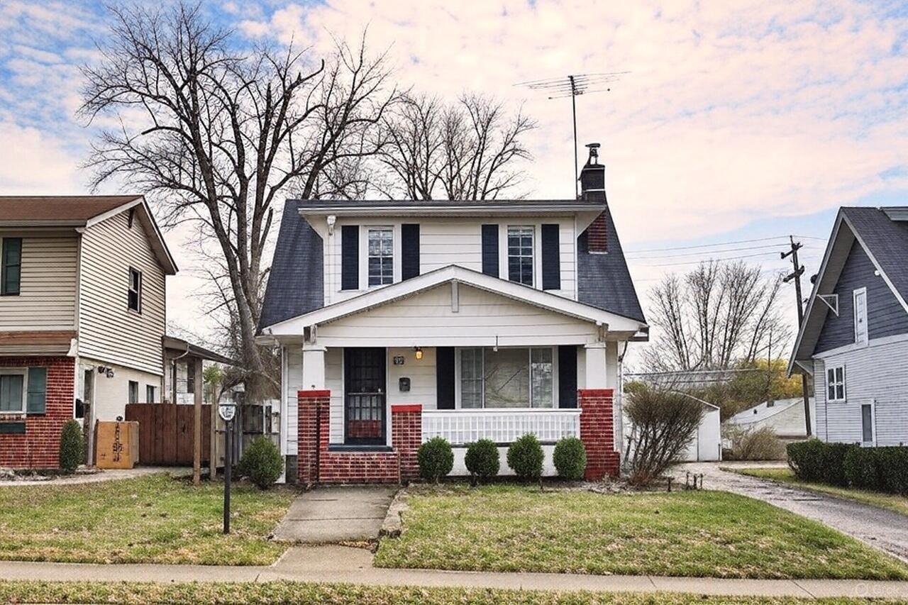 93 E Lincoln Avenue Property Photo 1
