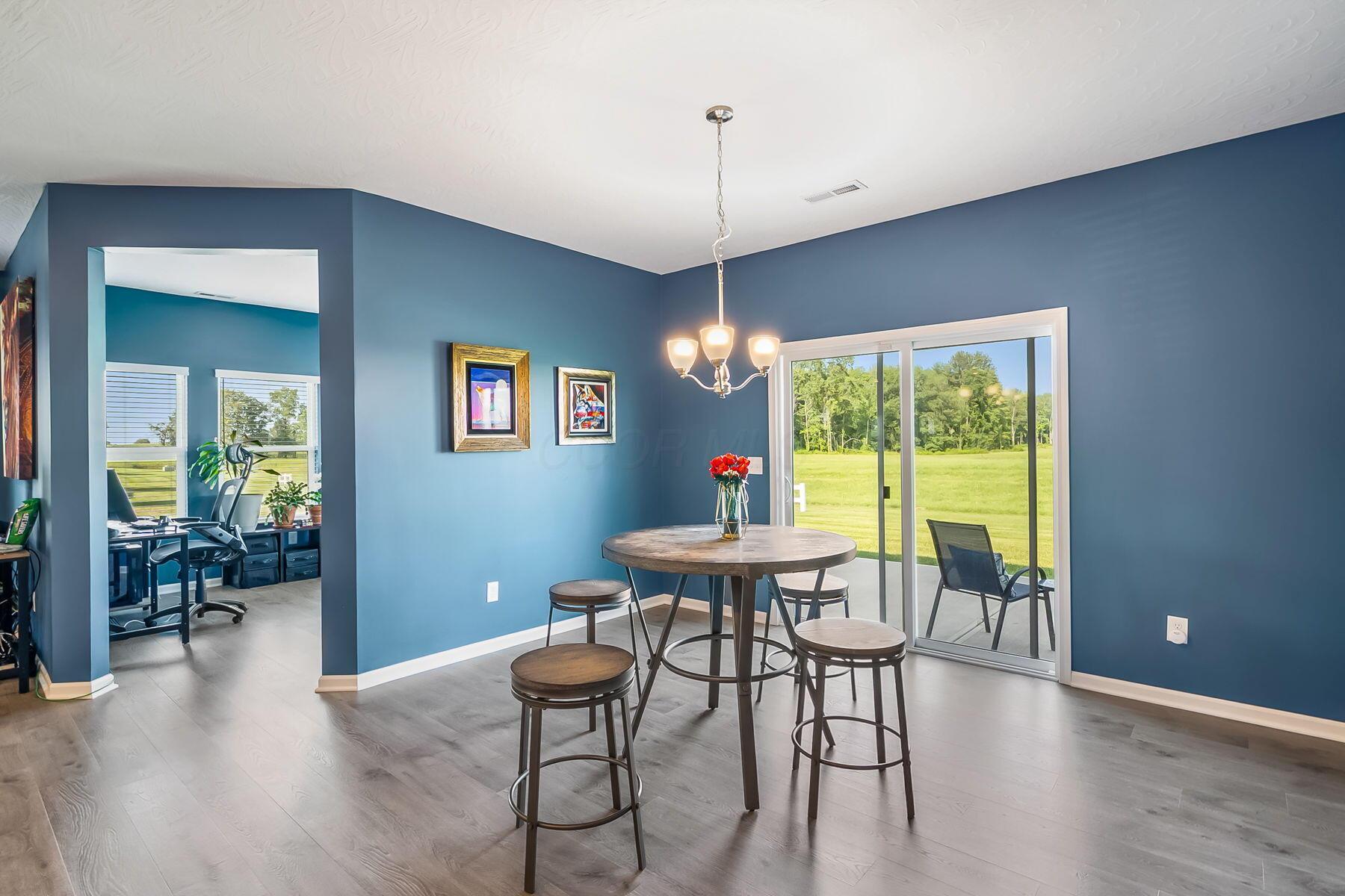 298 Mannaseh Drive W Property Photo 12