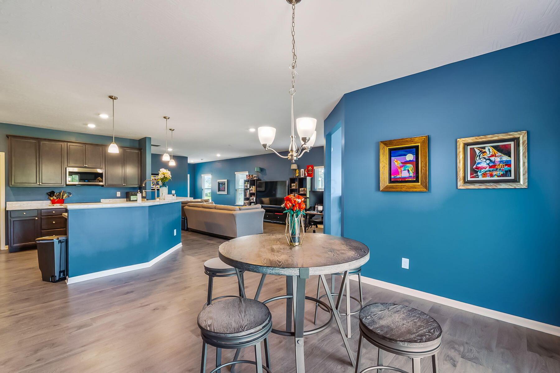 298 Mannaseh Drive W Property Photo 13