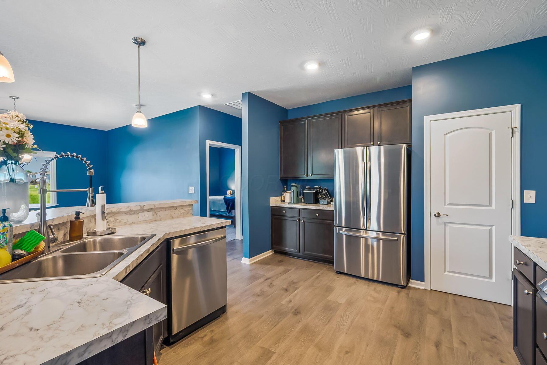 298 Mannaseh Drive W Property Photo 17