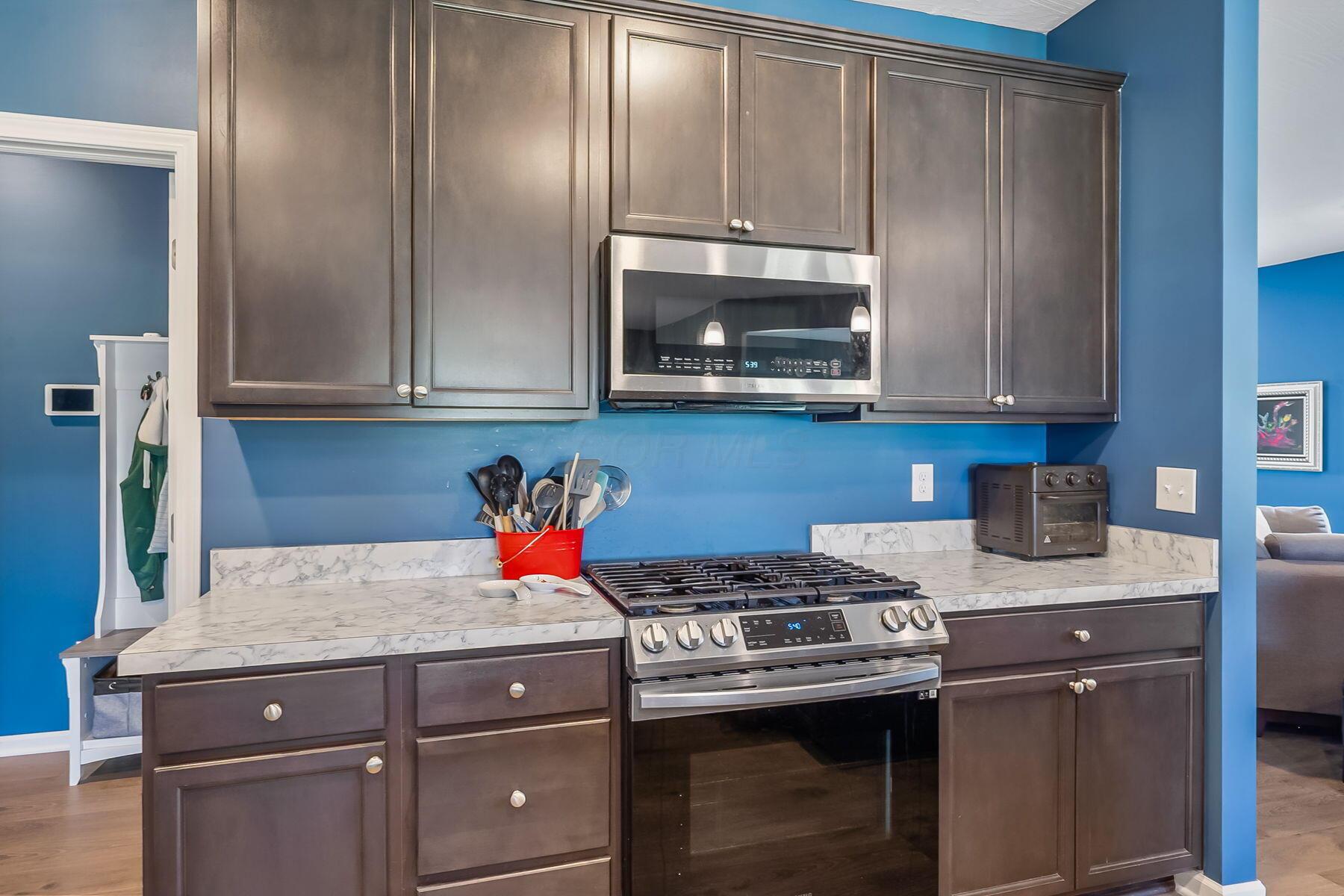 298 Mannaseh Drive W Property Photo 18