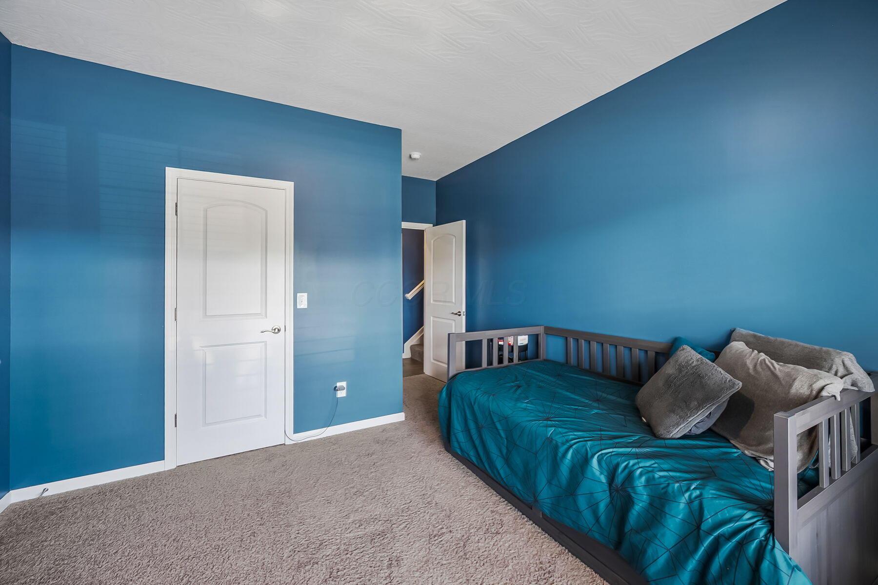 298 Mannaseh Drive W Property Photo 26