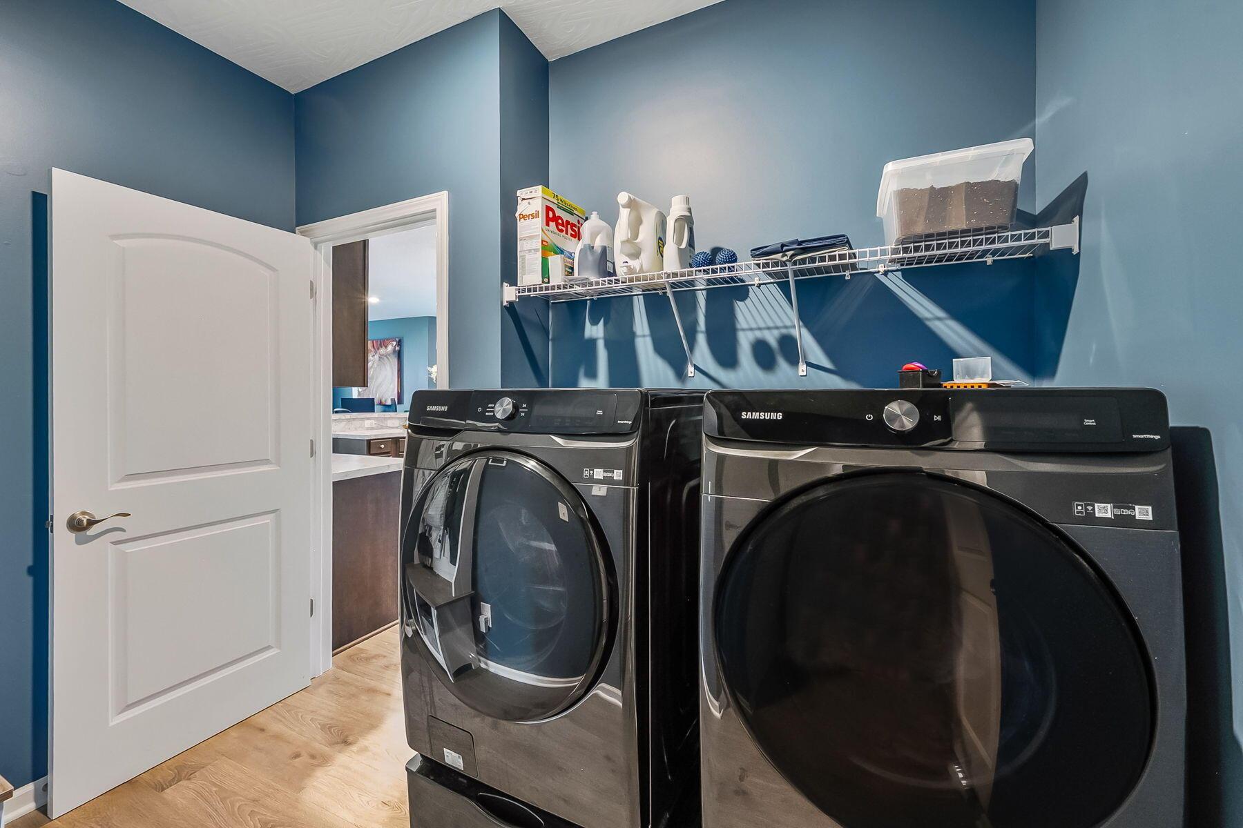 298 Mannaseh Drive W Property Photo 28