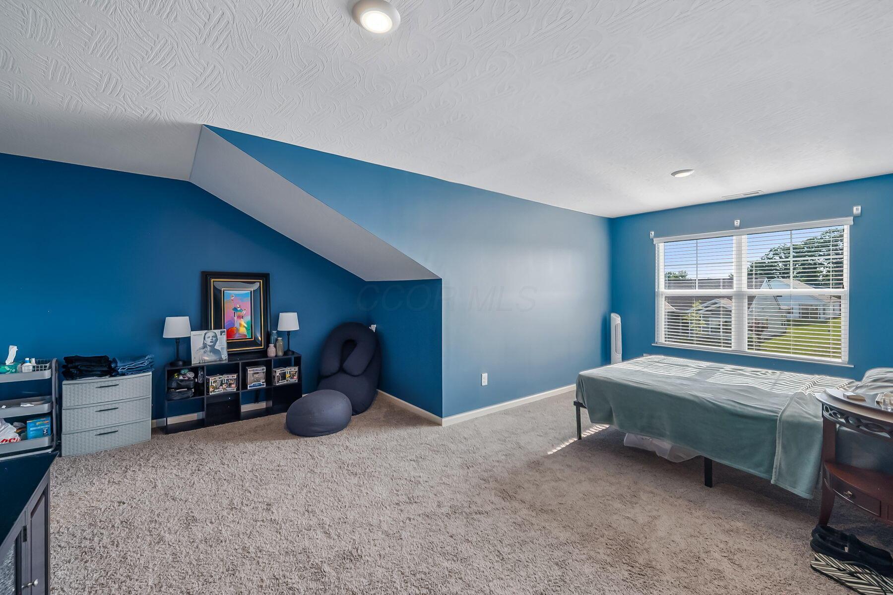 298 Mannaseh Drive W Property Photo 31