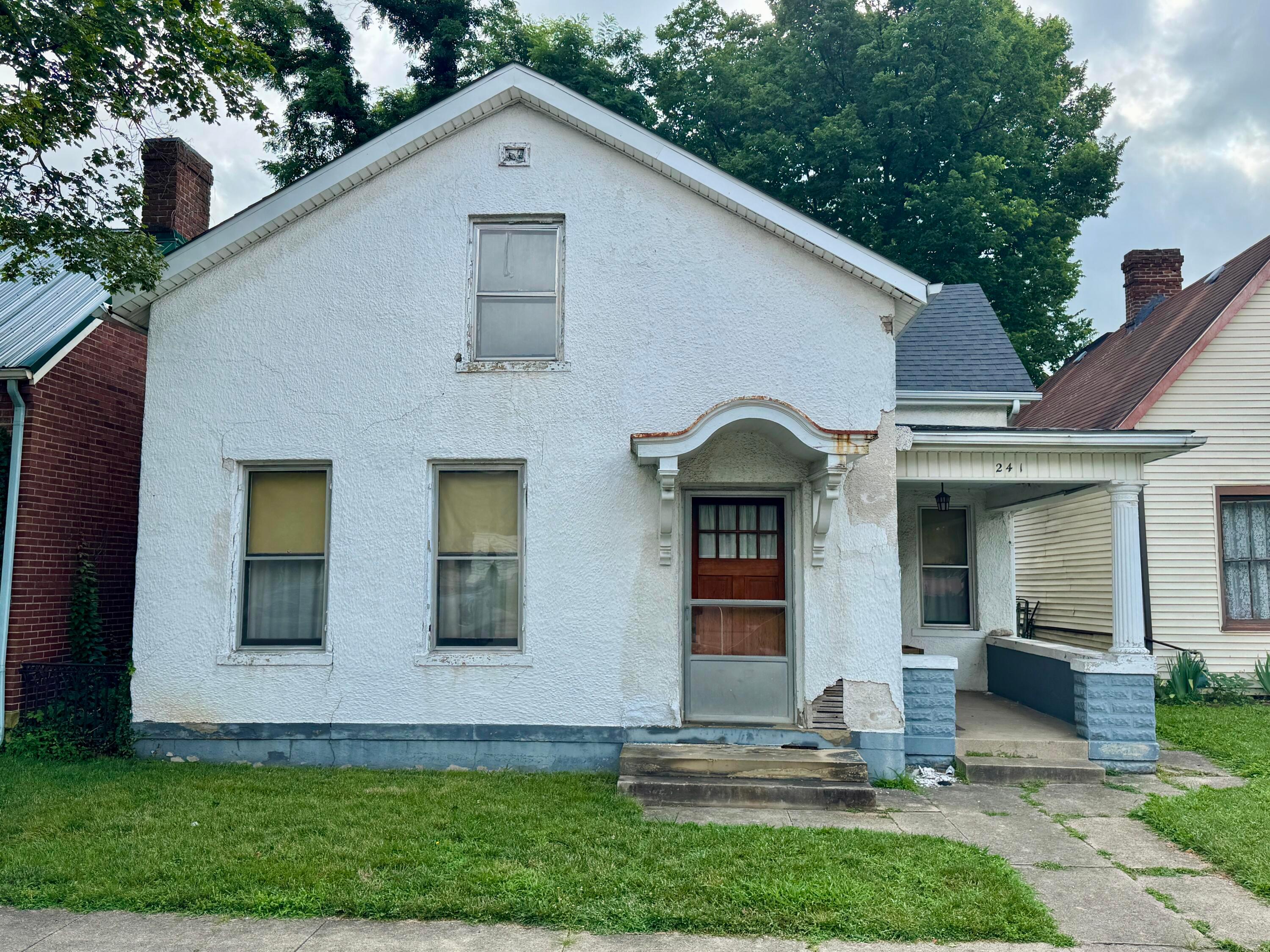 241 N High Street Property Photo 1