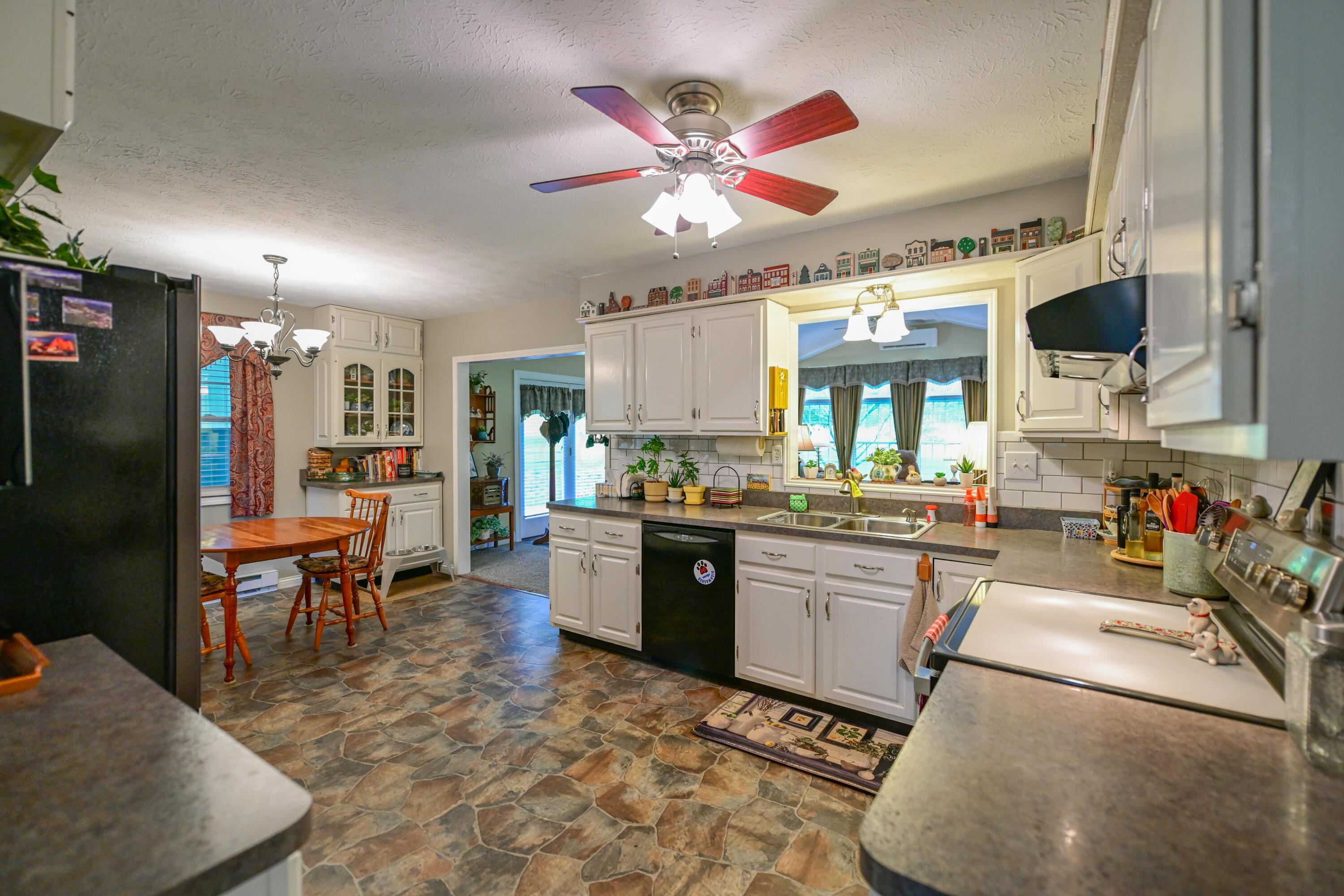 5131 Wooten Road Property Photo 19