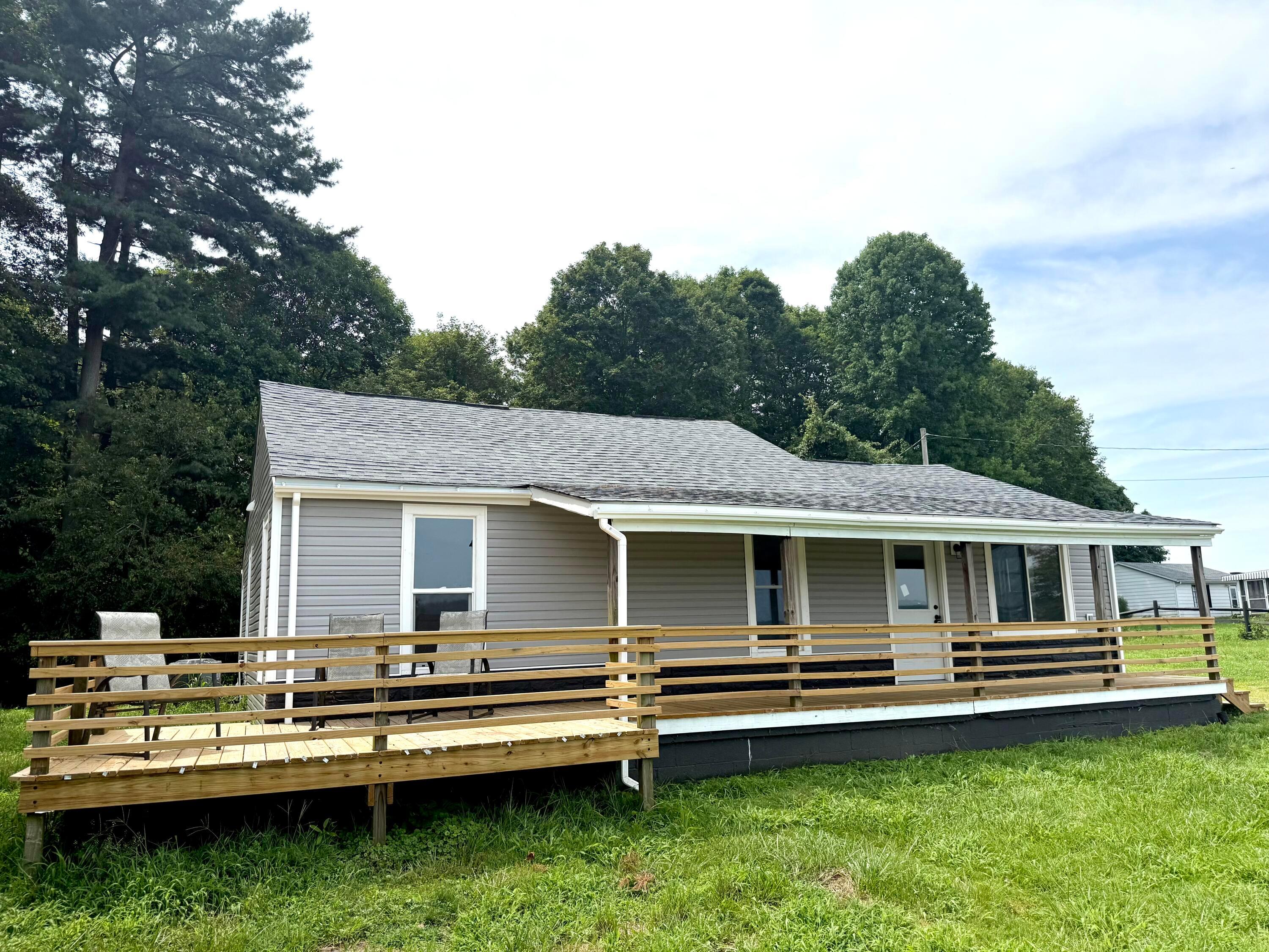 325 Lake Road Se Property Photo 1
