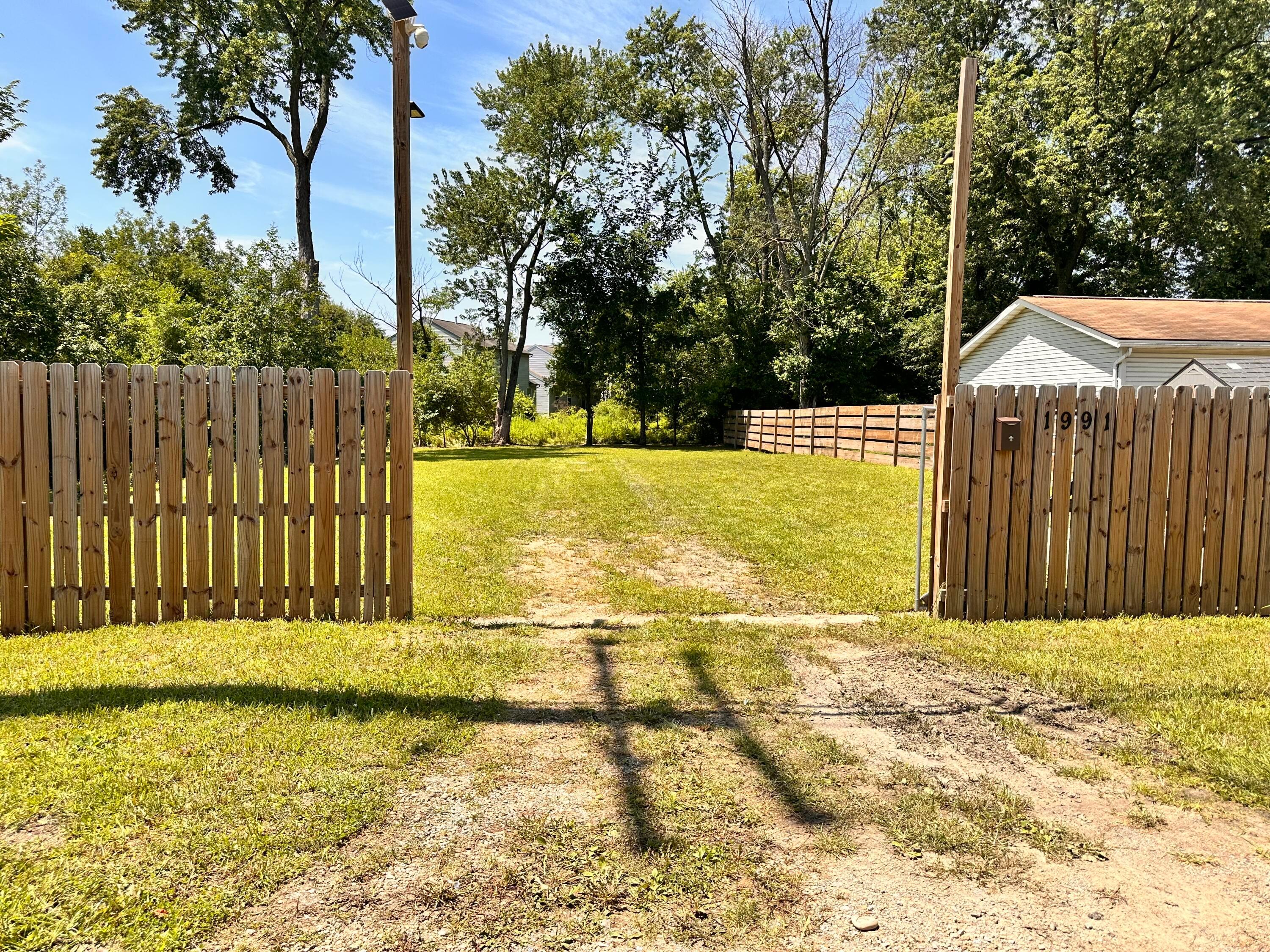 1991 Woodland Avenue Property Photo