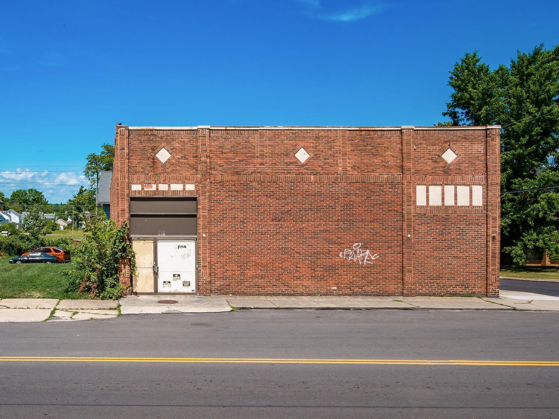 210 W 3rd Street Property Photo