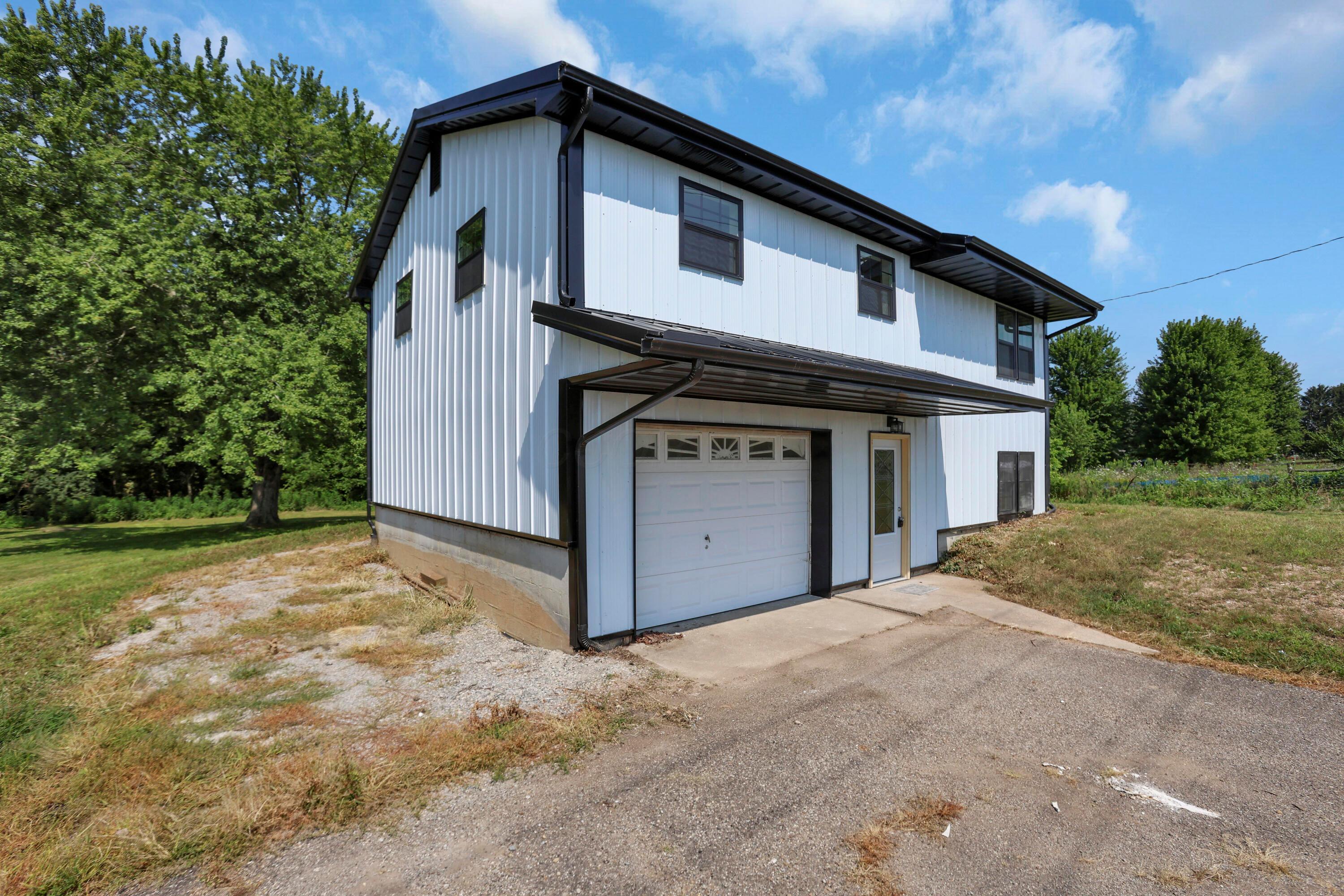 26563 Tarlton Adelphi Road Property Photo 1