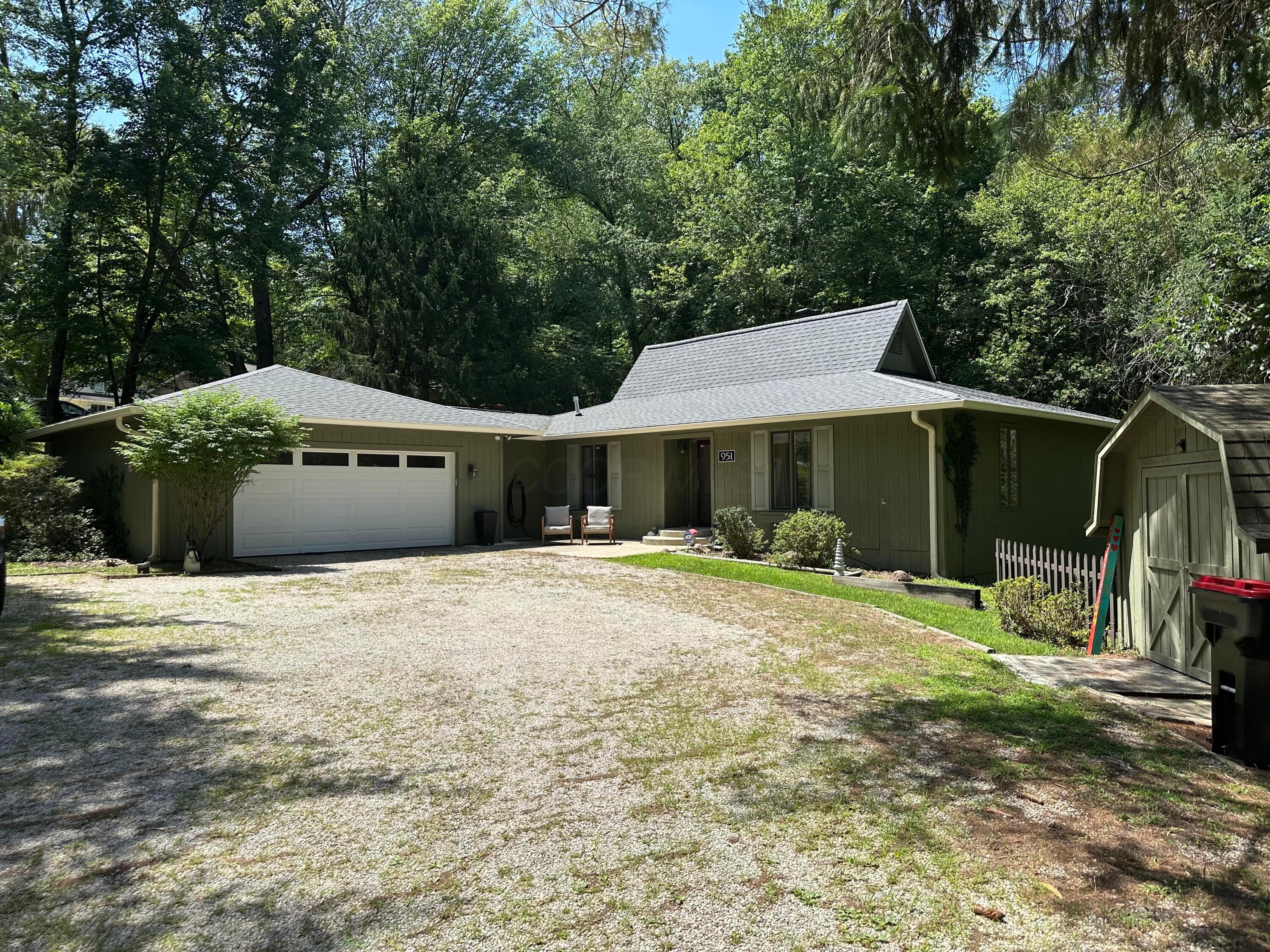 951 Golden Drive Property Photo 1