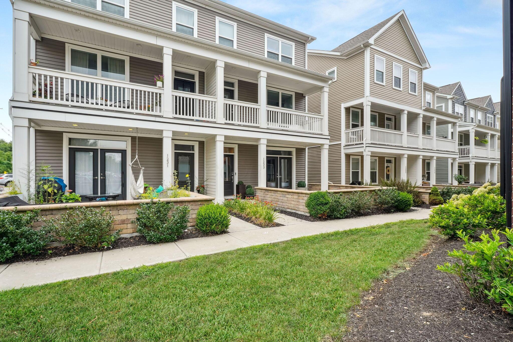 1233 Cromartie Lane