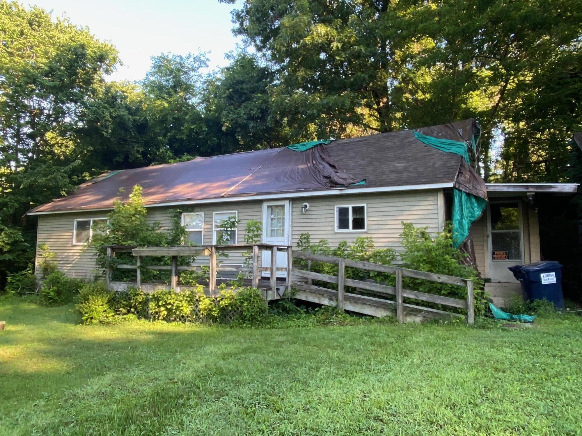 3313 Welsh Hills Road Ne Property Photo 1