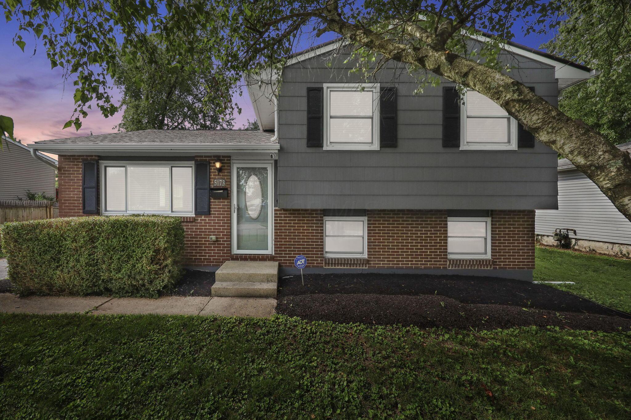 5173 Rutledge Drive S Property Photo 1