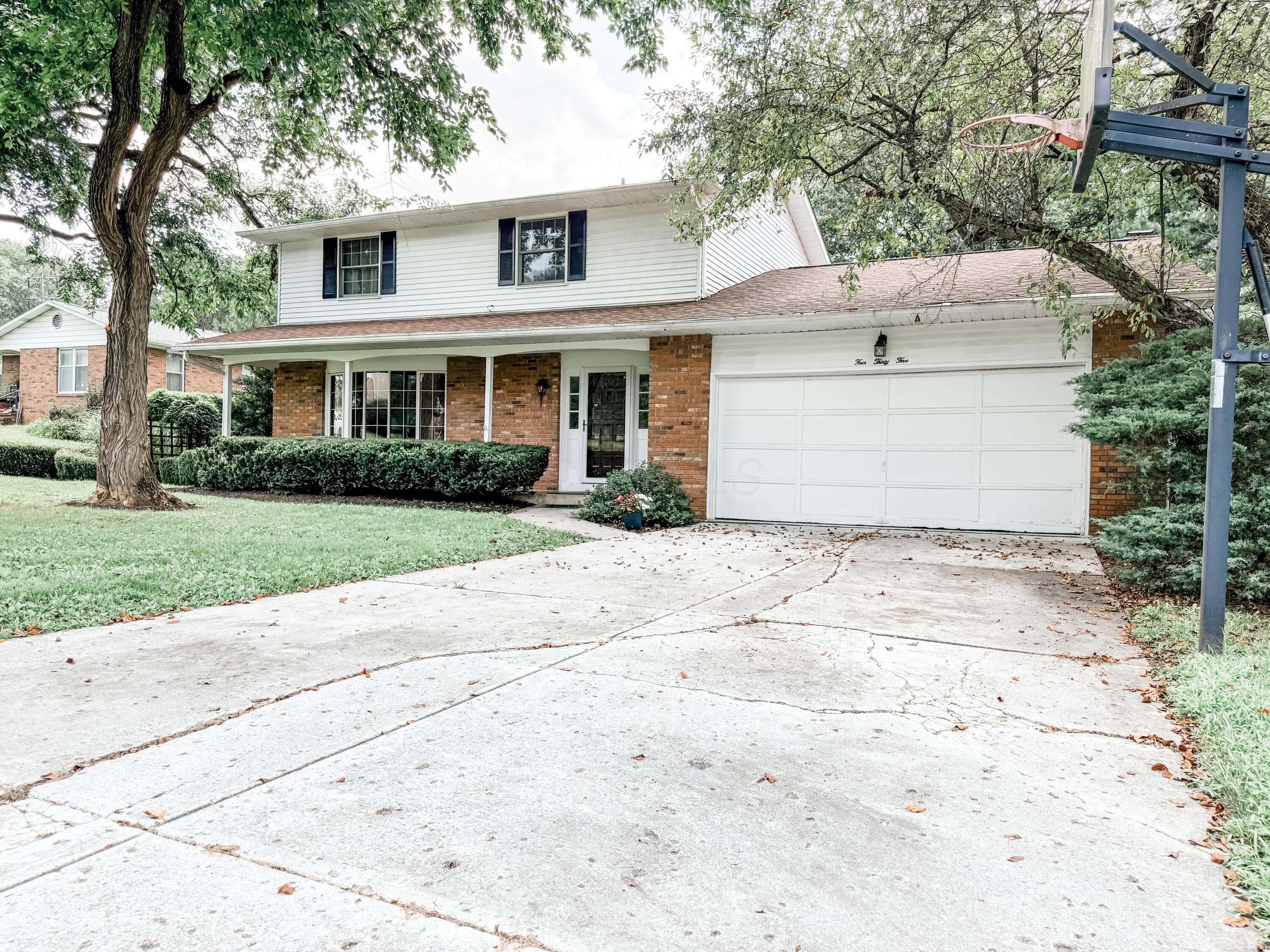 435 Sells Road Property Photo 1