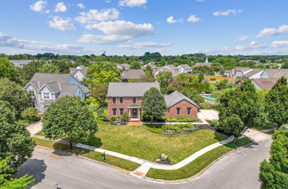 6430 Rossmore Lane Property Photo 2