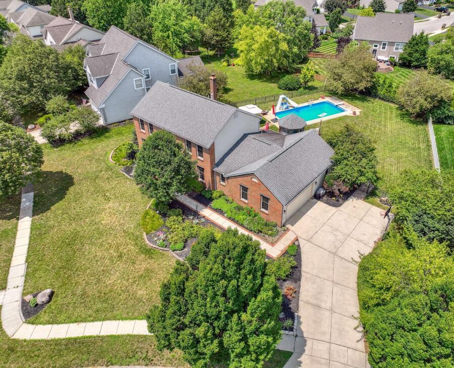 6430 Rossmore Lane Property Photo 3