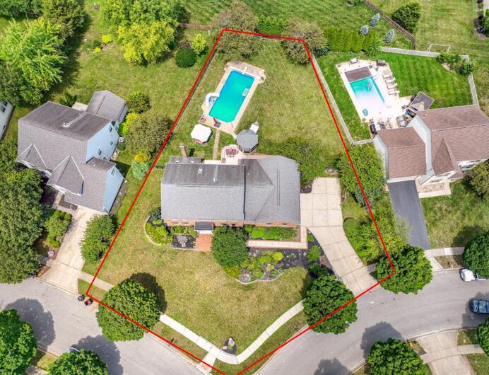 6430 Rossmore Lane Property Photo 7