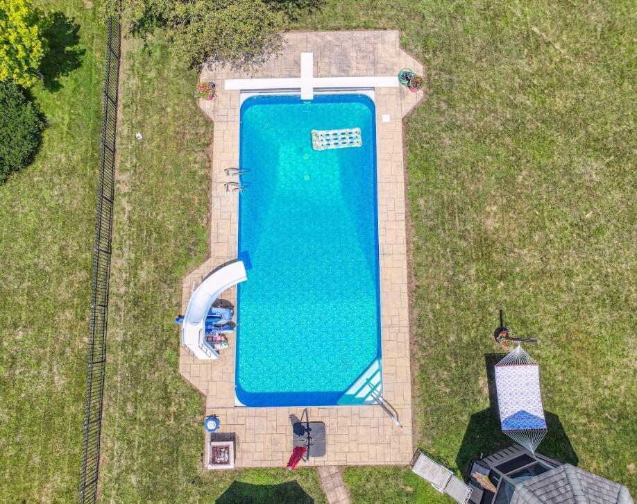 6430 Rossmore Lane Property Photo 9