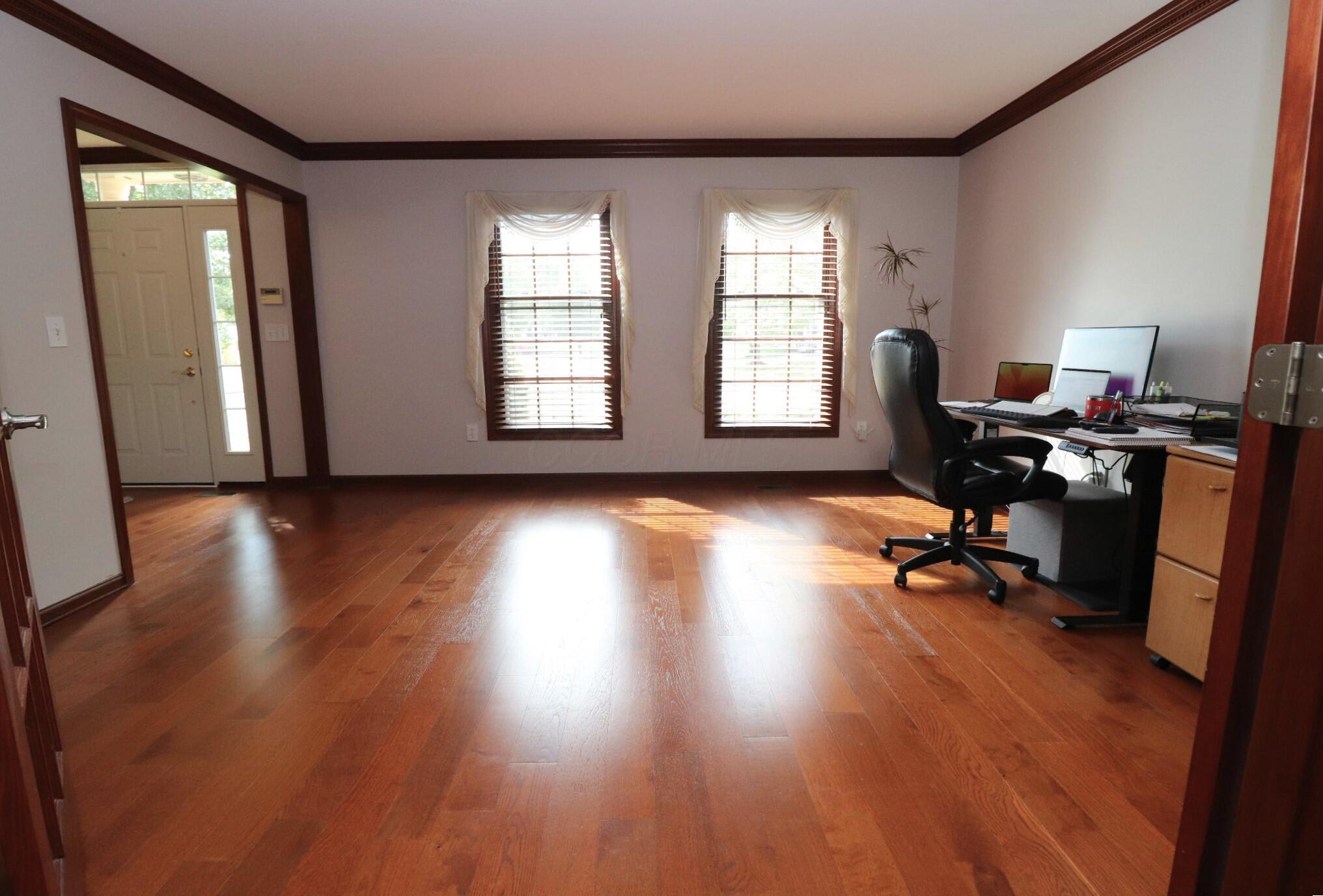 6430 Rossmore Lane Property Photo 11