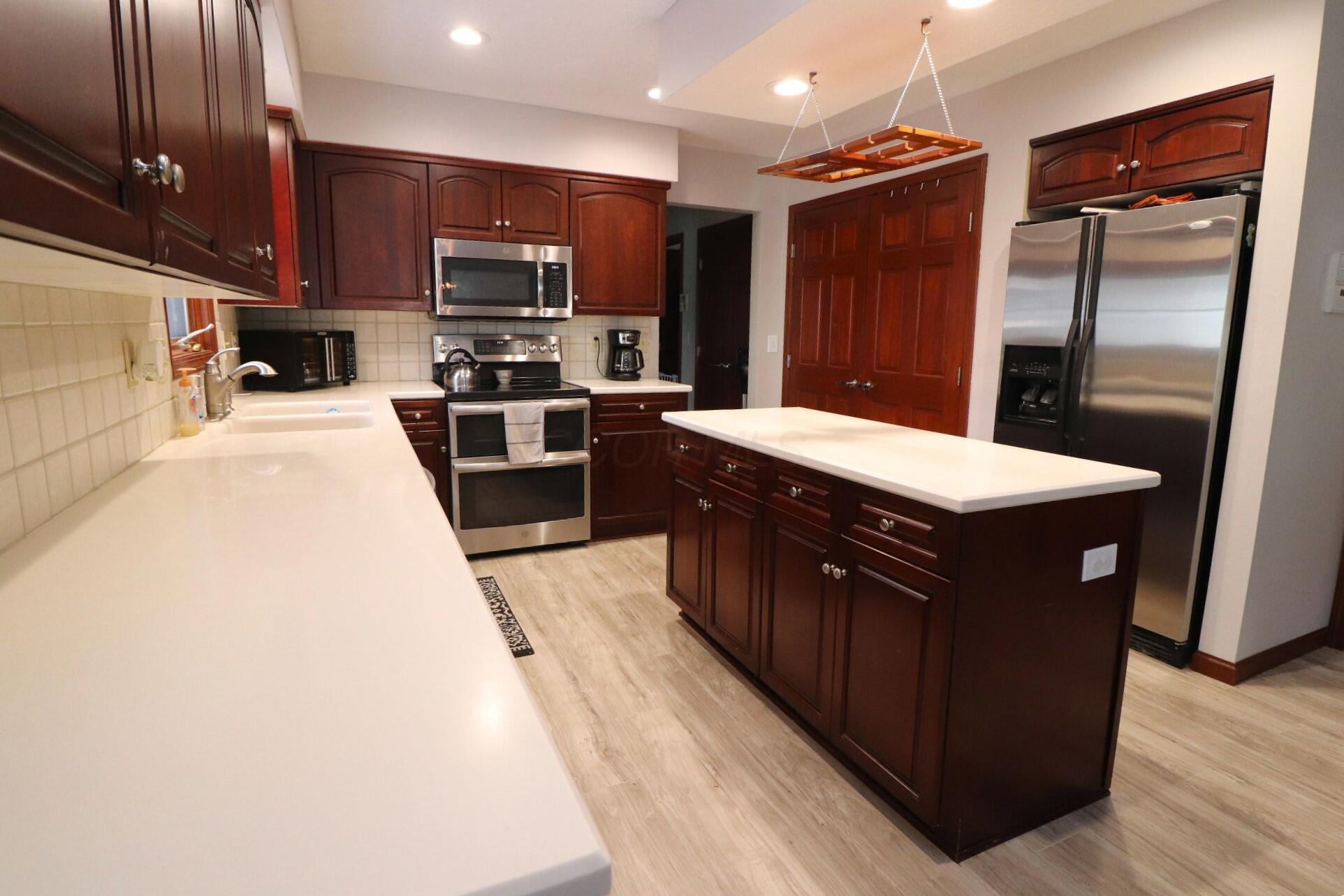 6430 Rossmore Lane Property Photo 17