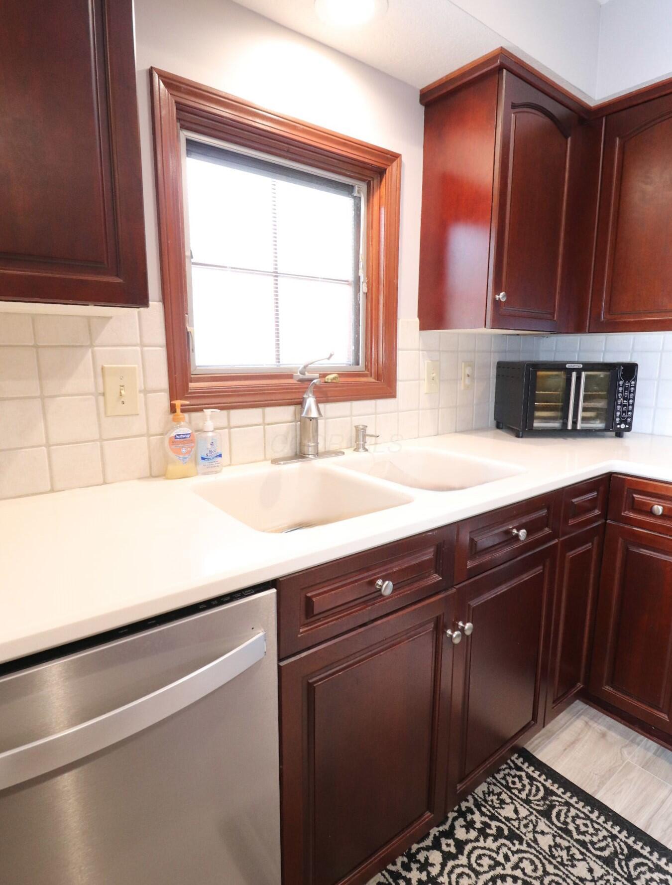 6430 Rossmore Lane Property Photo 19