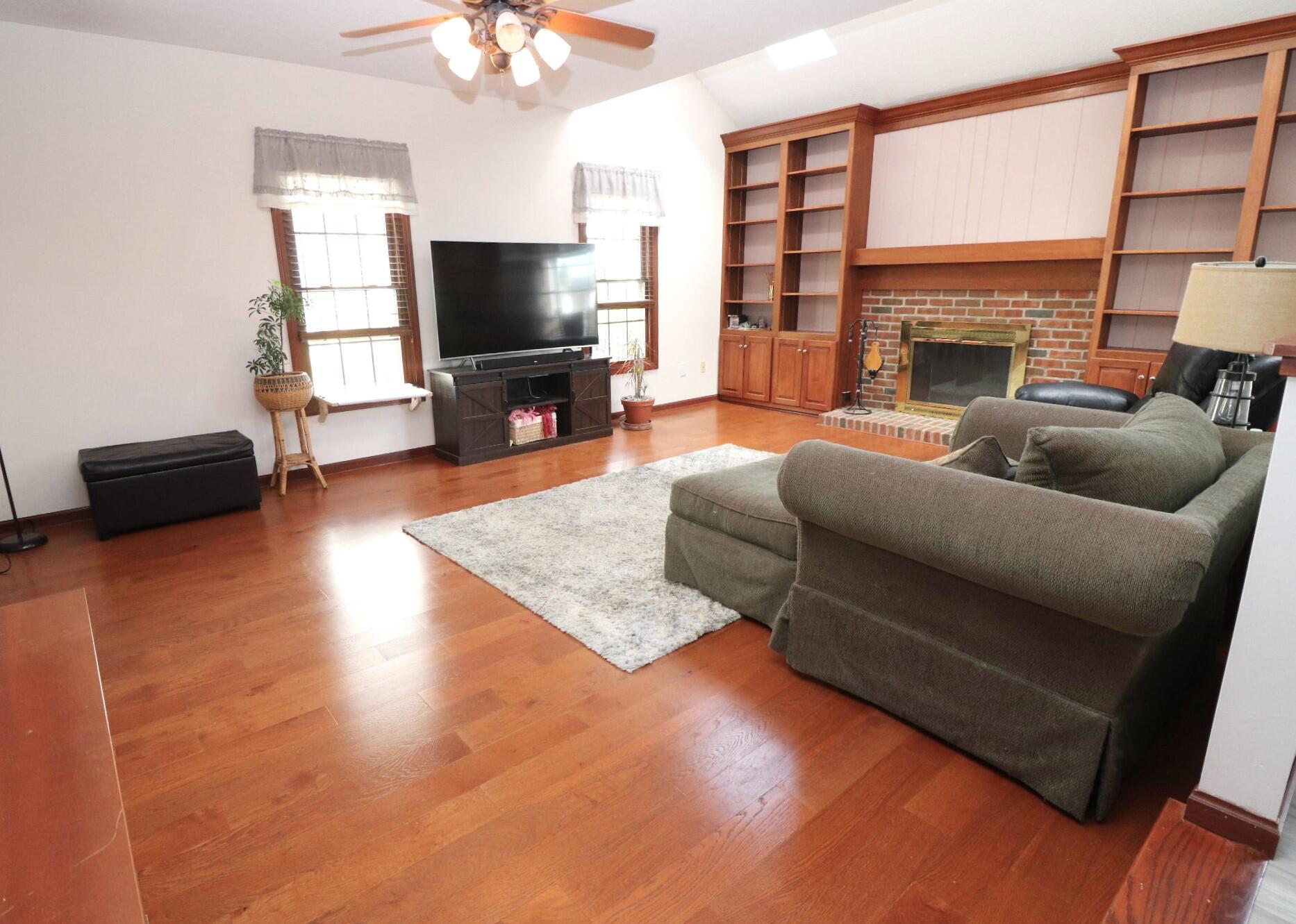 6430 Rossmore Lane Property Photo 28