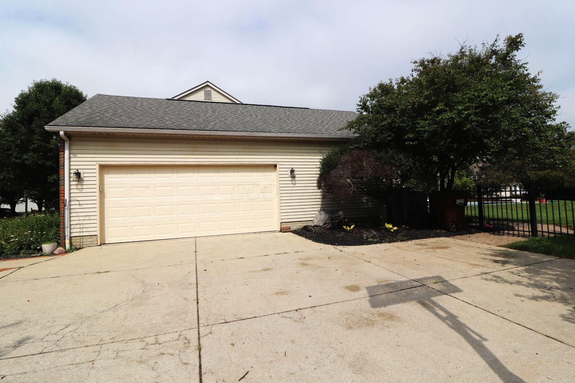 6430 Rossmore Lane Property Photo 66