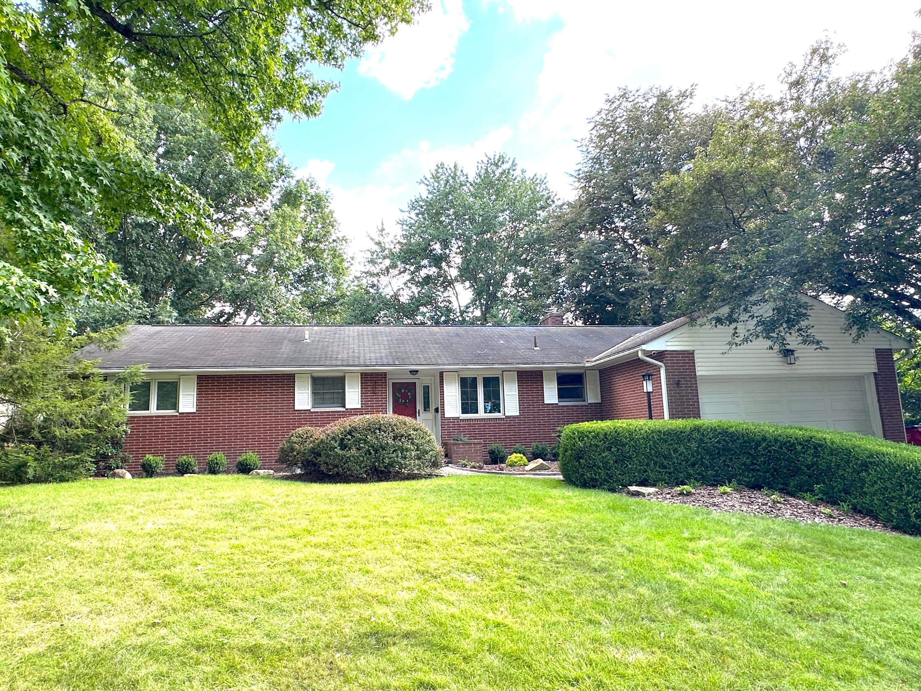 305 W New England Avenue Property Photo 1