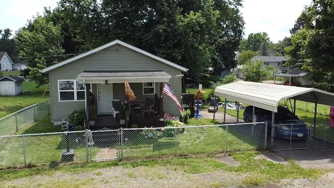 210 W Clark Street Property Photo 1