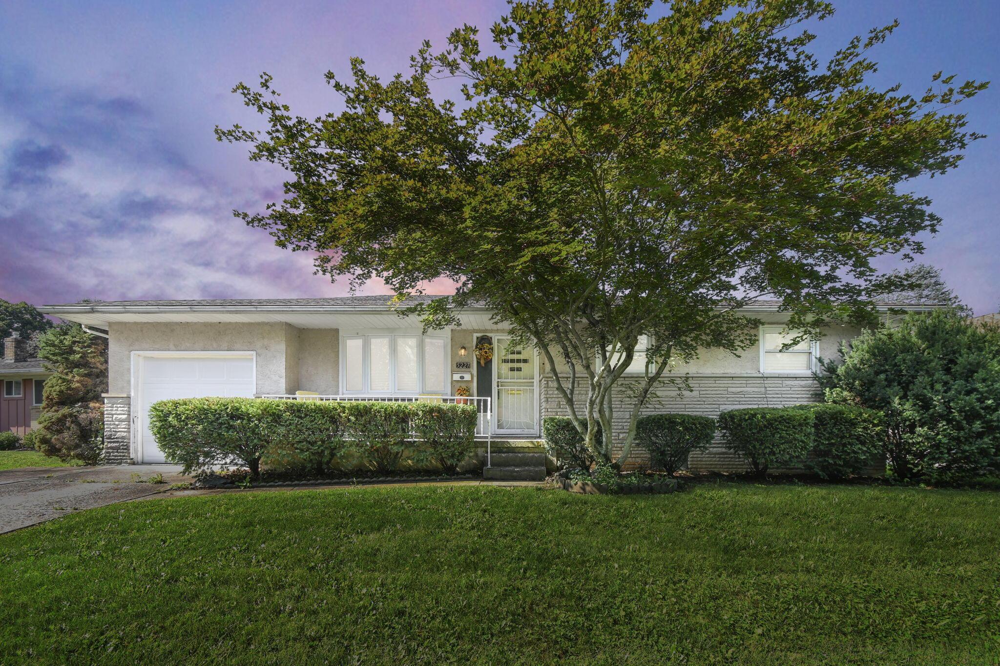 5227 Ivyhurst Drive Property Photo 1
