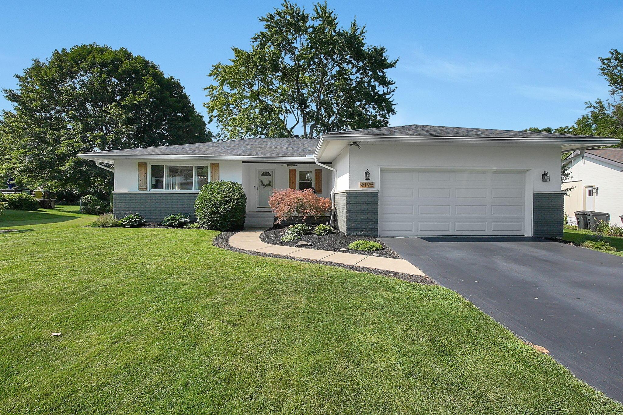 6195 Meadow Wood Lane Property Photo 1