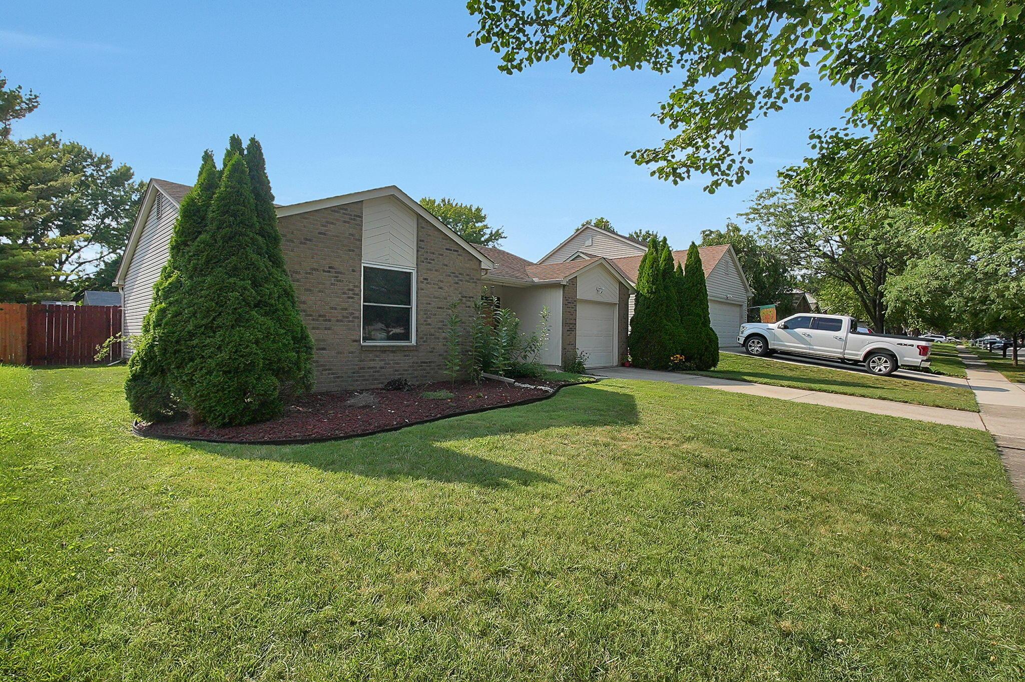 5945 Meadowsglen Drive Property Photo 5