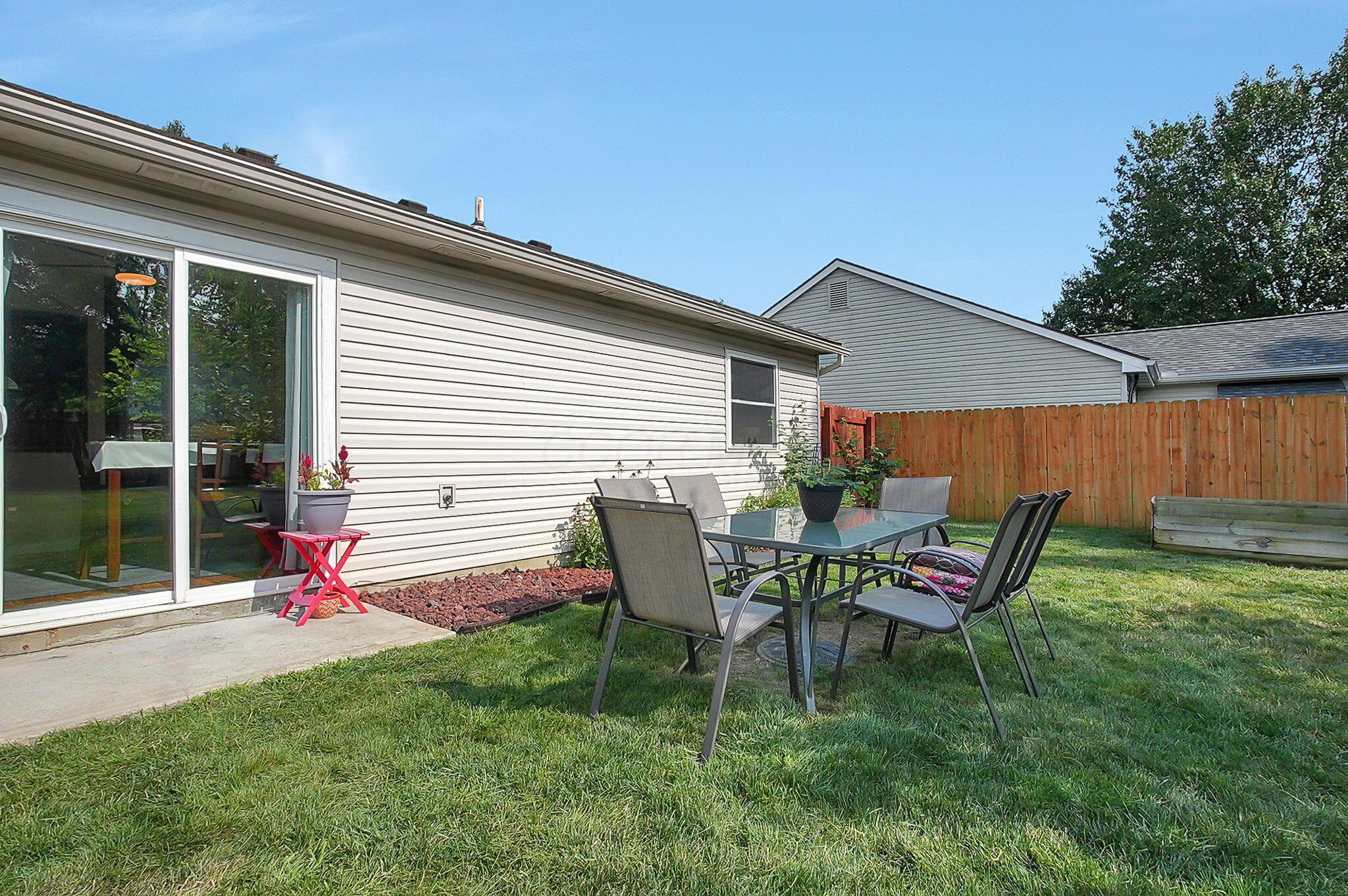 5945 Meadowsglen Drive Property Photo 25