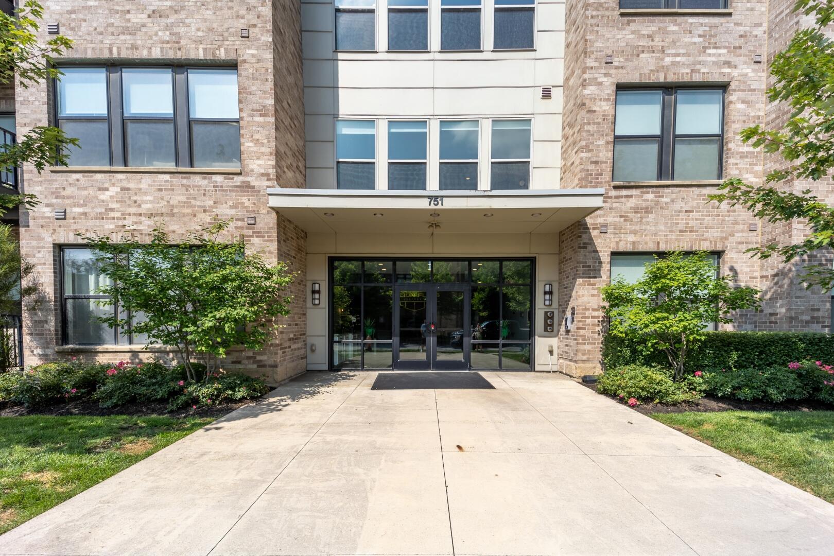 751 N 6th Street, 410