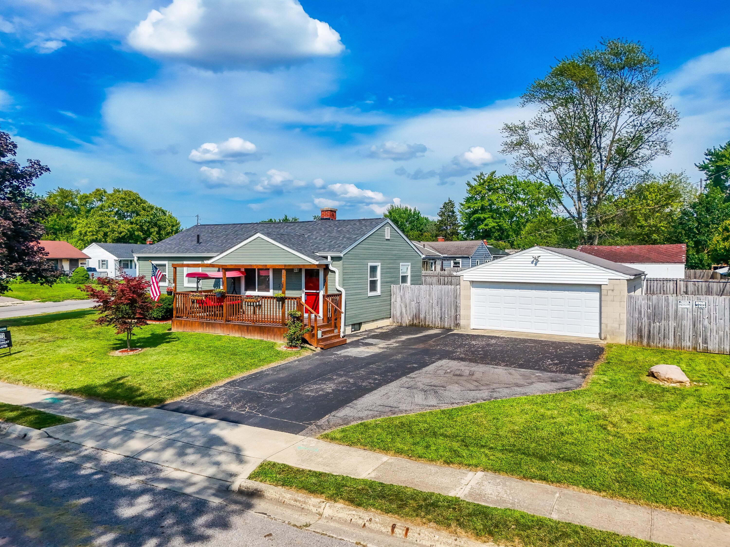 876 Lenore Avenue Property Photo 1