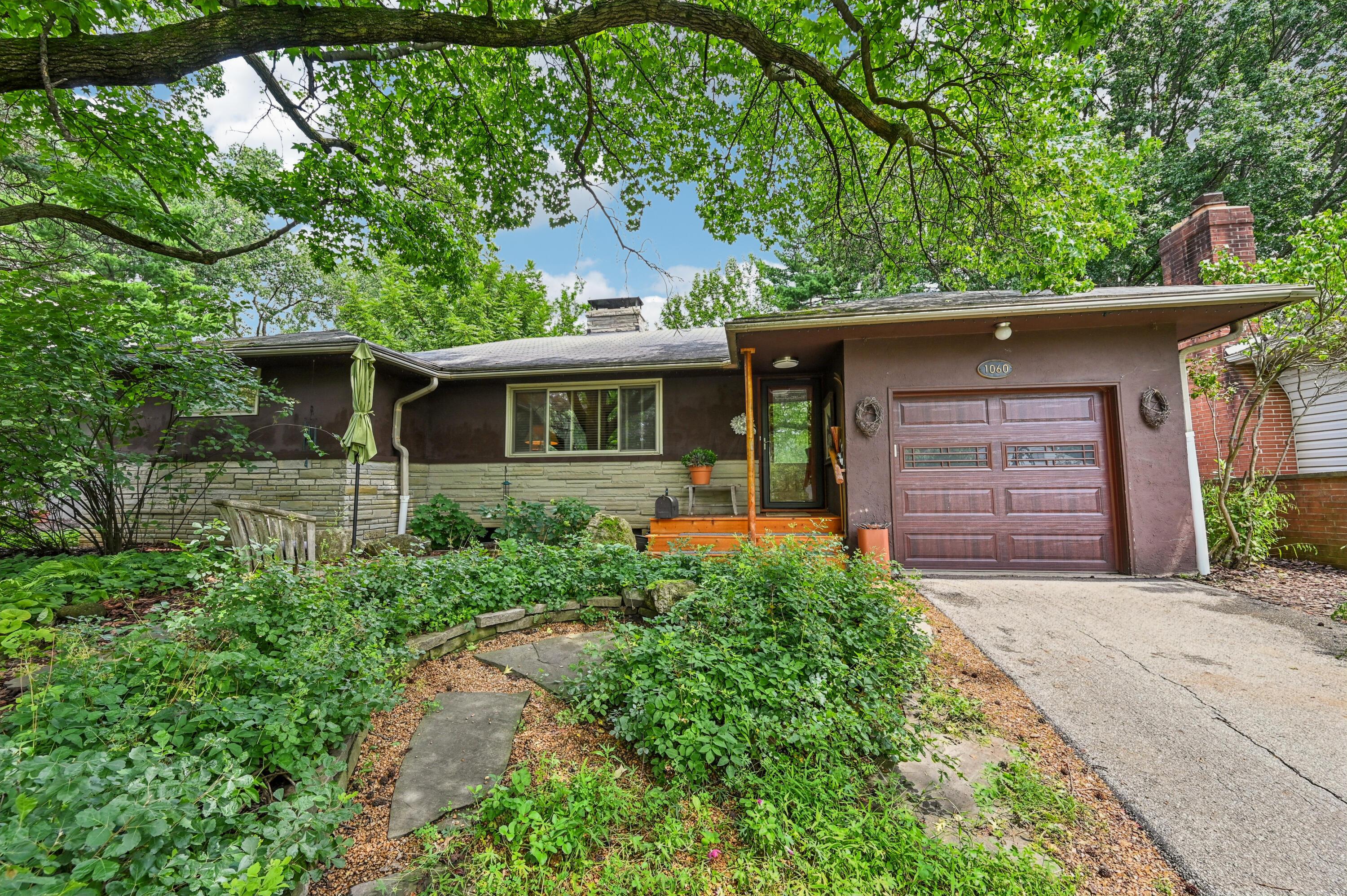 1060 Morning Street Property Photo 1