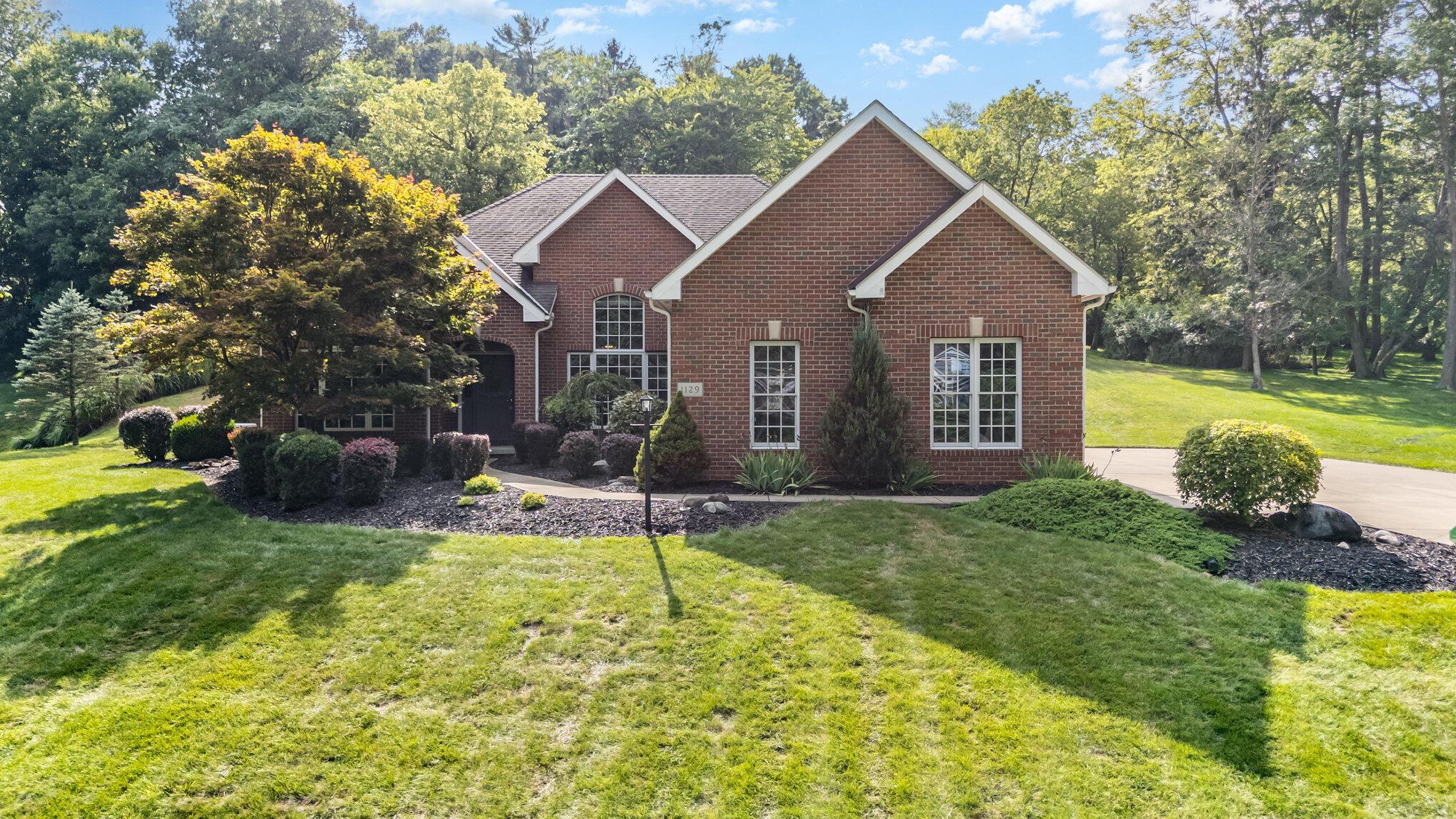 1129 Stone Run Property Photo 1