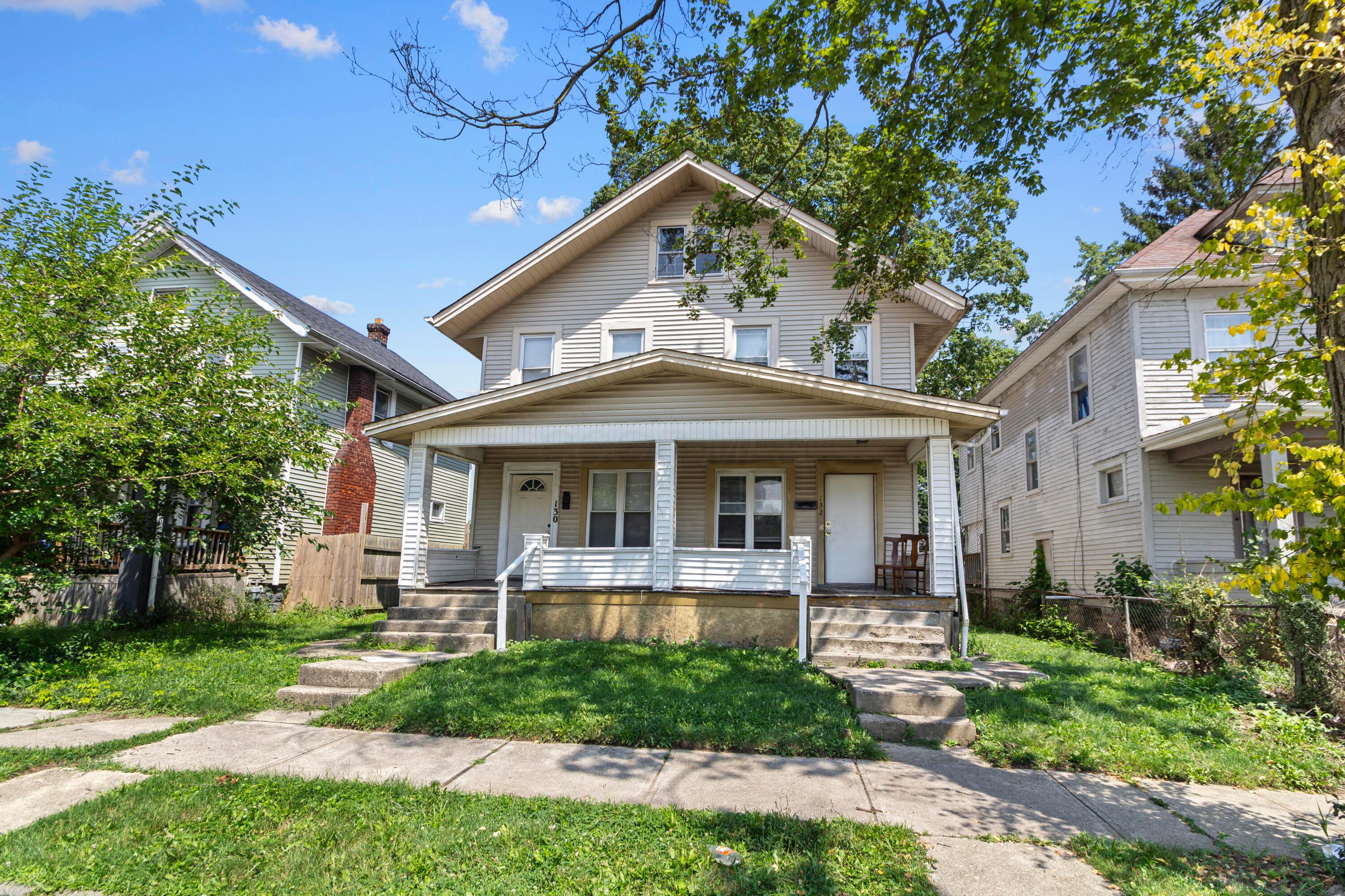 130-132 S Richardson Avenue Property Photo 1